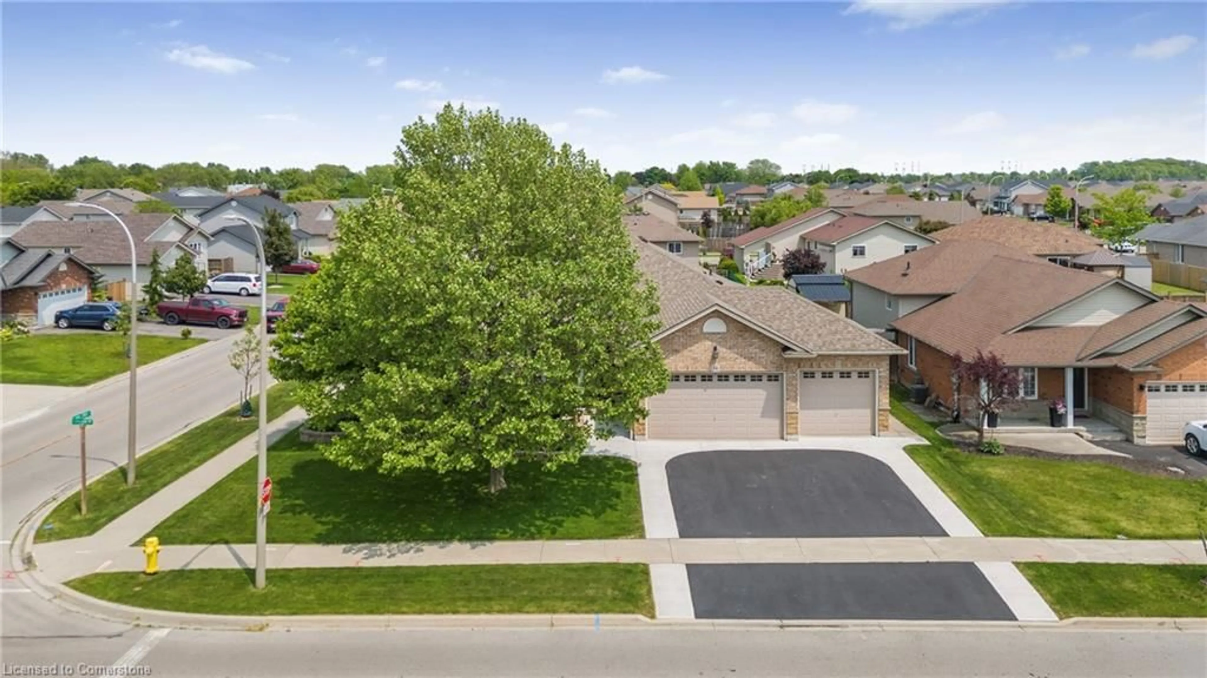 A pic from outside/outdoor area/front of a property/back of a property/a pic from drone, street for 14 Mapleview Dr, Hagersville Ontario N0A 1H0