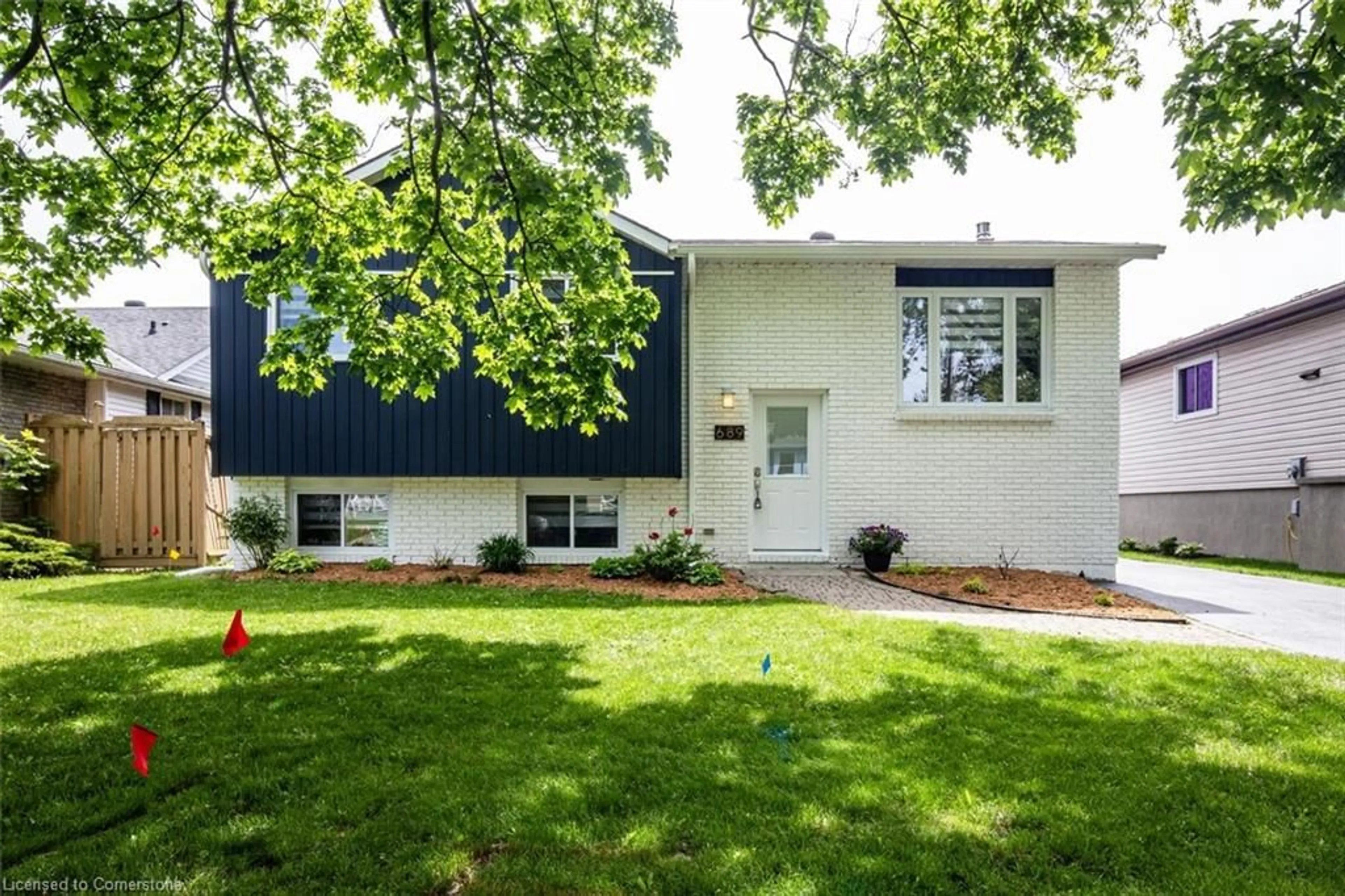 Home with vinyl exterior material, street for 689 Macyoung Dr, Kincardine Ontario N2Z 1T1