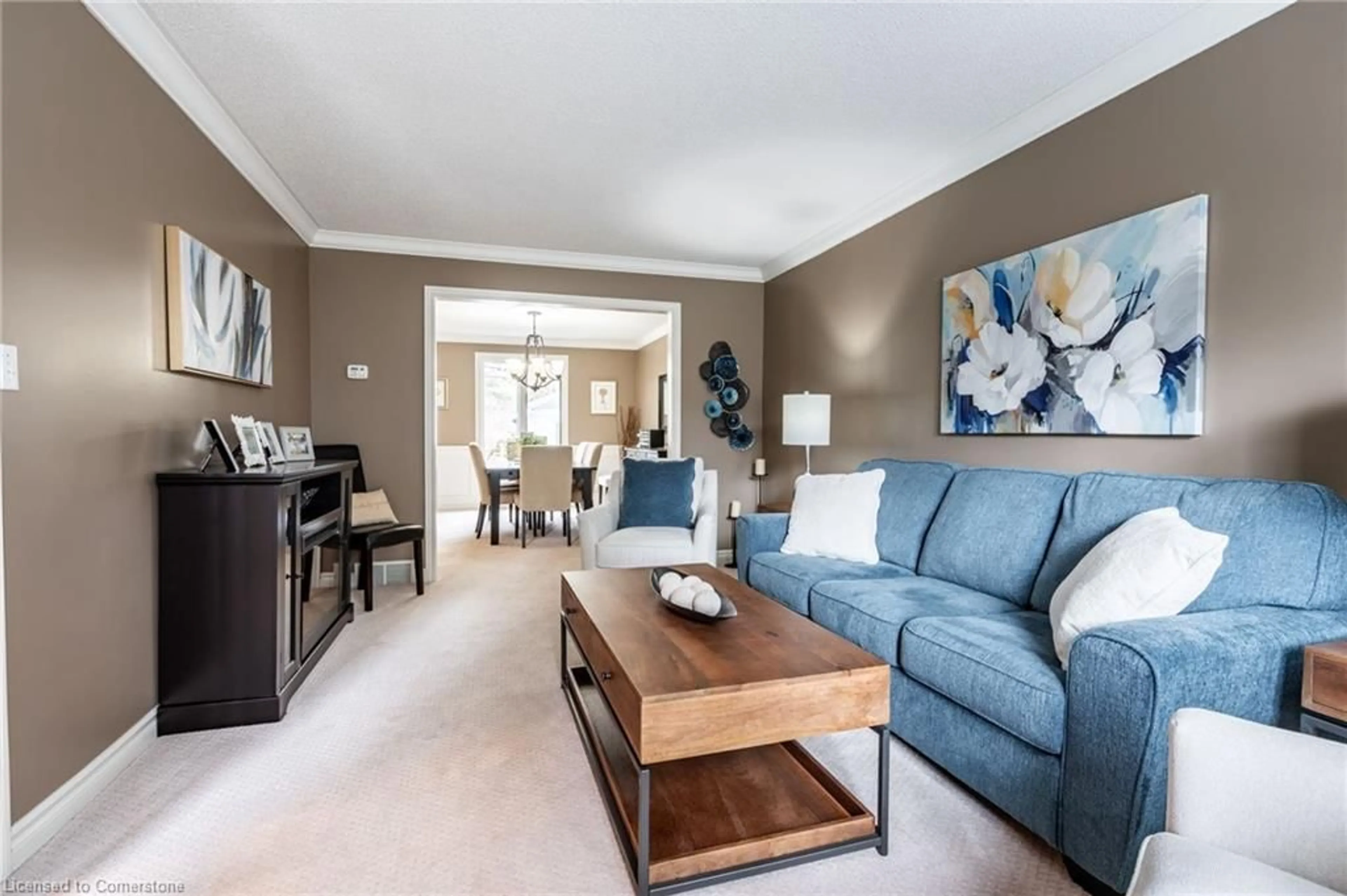 Living room with furniture, carpet floor for 27 Gladiola Dr, Carlisle Ontario L0R 1H1