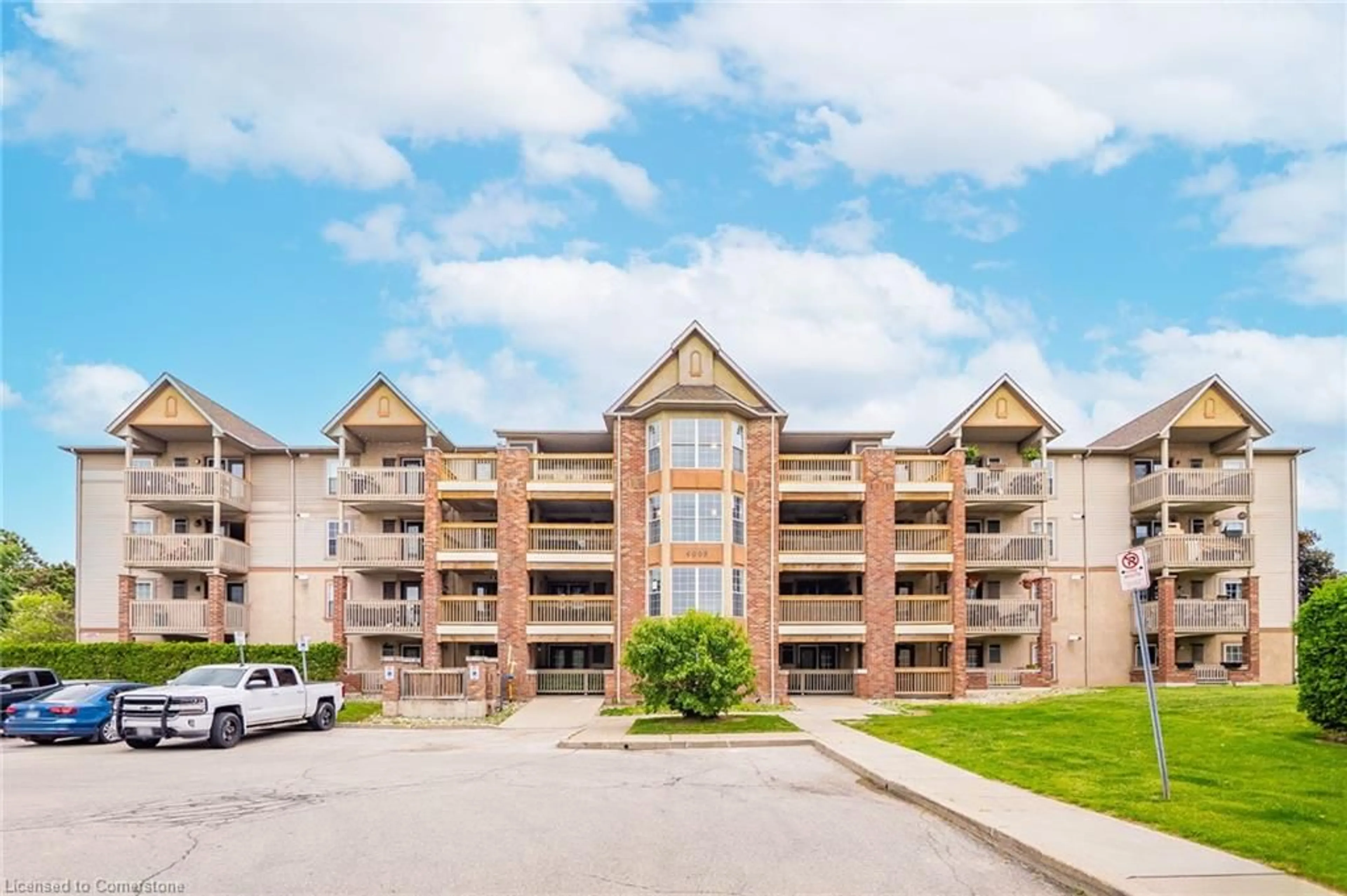 A pic from outside/outdoor area/front of a property/back of a property/a pic from drone, unknown for 4005 Kilmer Dr #208, Burlington Ontario L7M 4M2