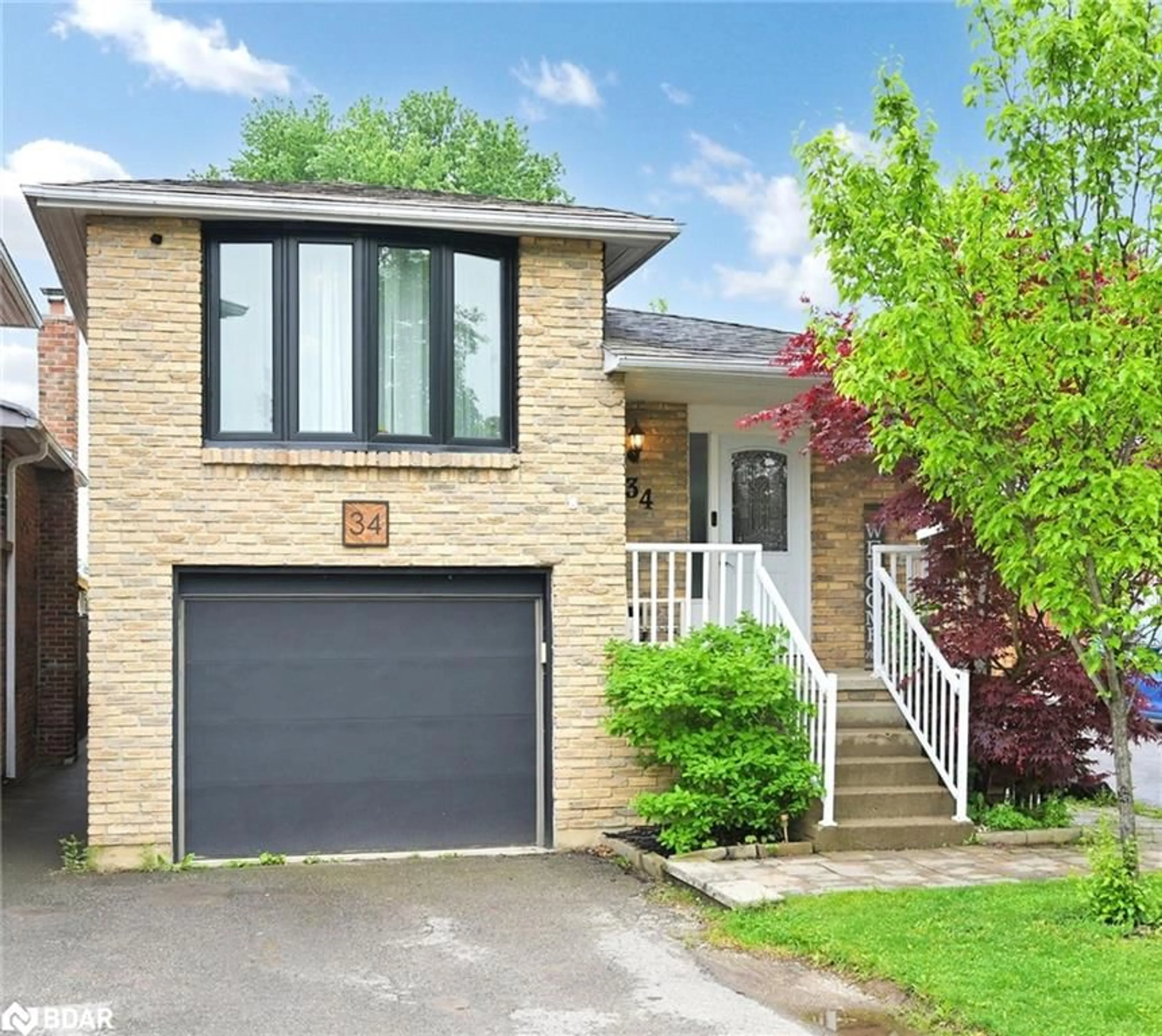 Home with brick exterior material, street for 34 Martin St, Bradford Ontario L3Z 1Z5
