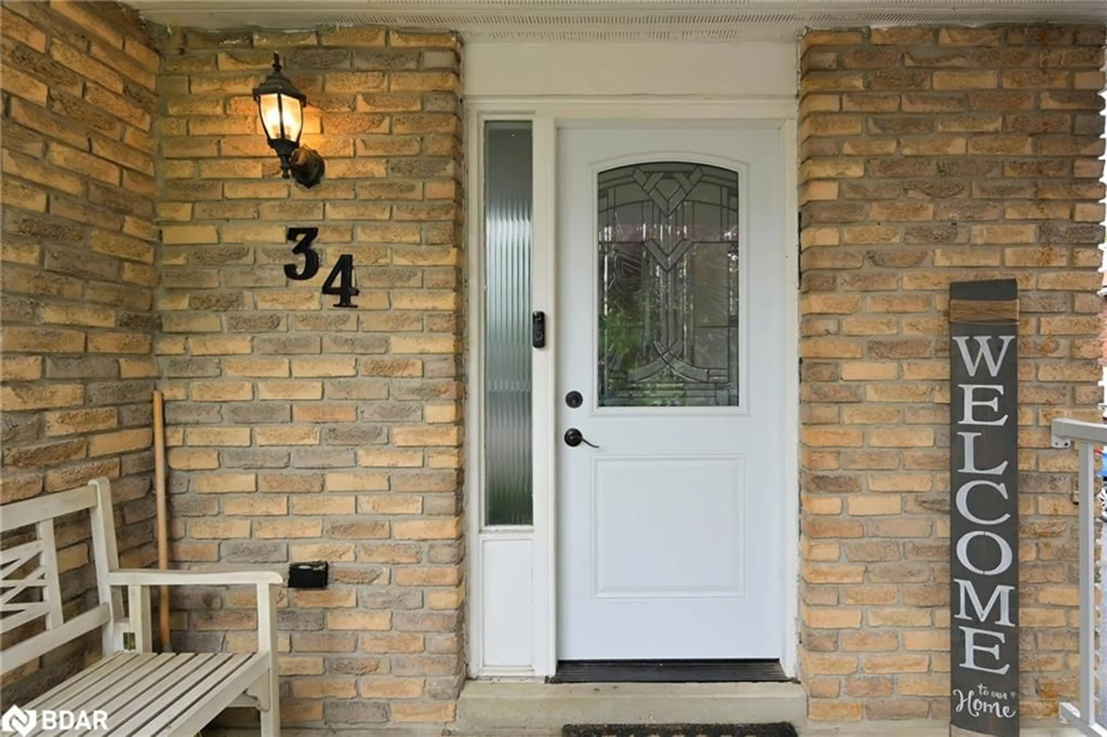 Indoor entryway for 34 Martin St, Bradford Ontario L3Z 1Z5