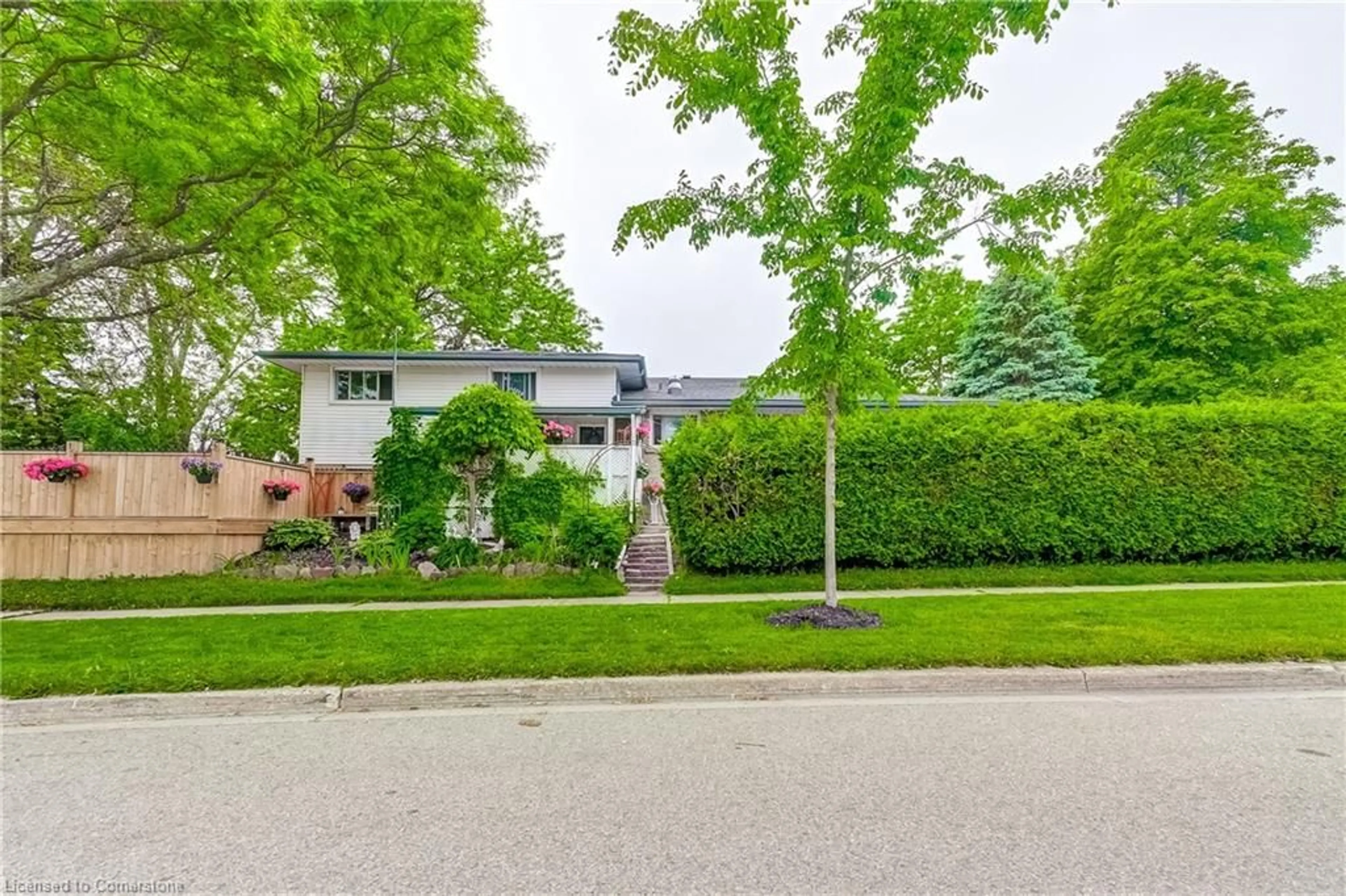 Unknown for 2034 Canning Crt, Burlington Ontario L7P 3S5