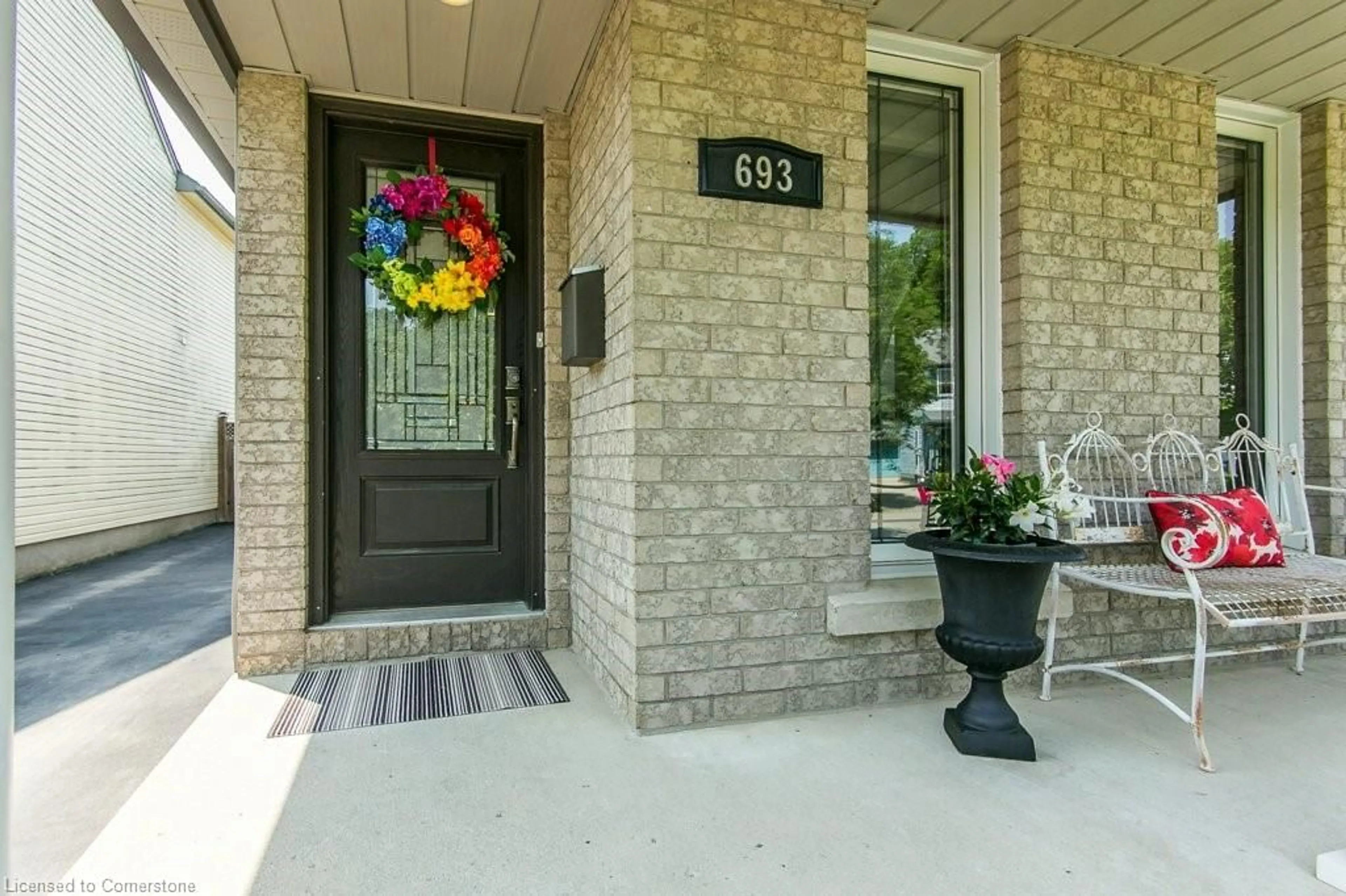 Indoor entryway for 693 Jacob Lane, Waterloo Ontario N2V 2A7