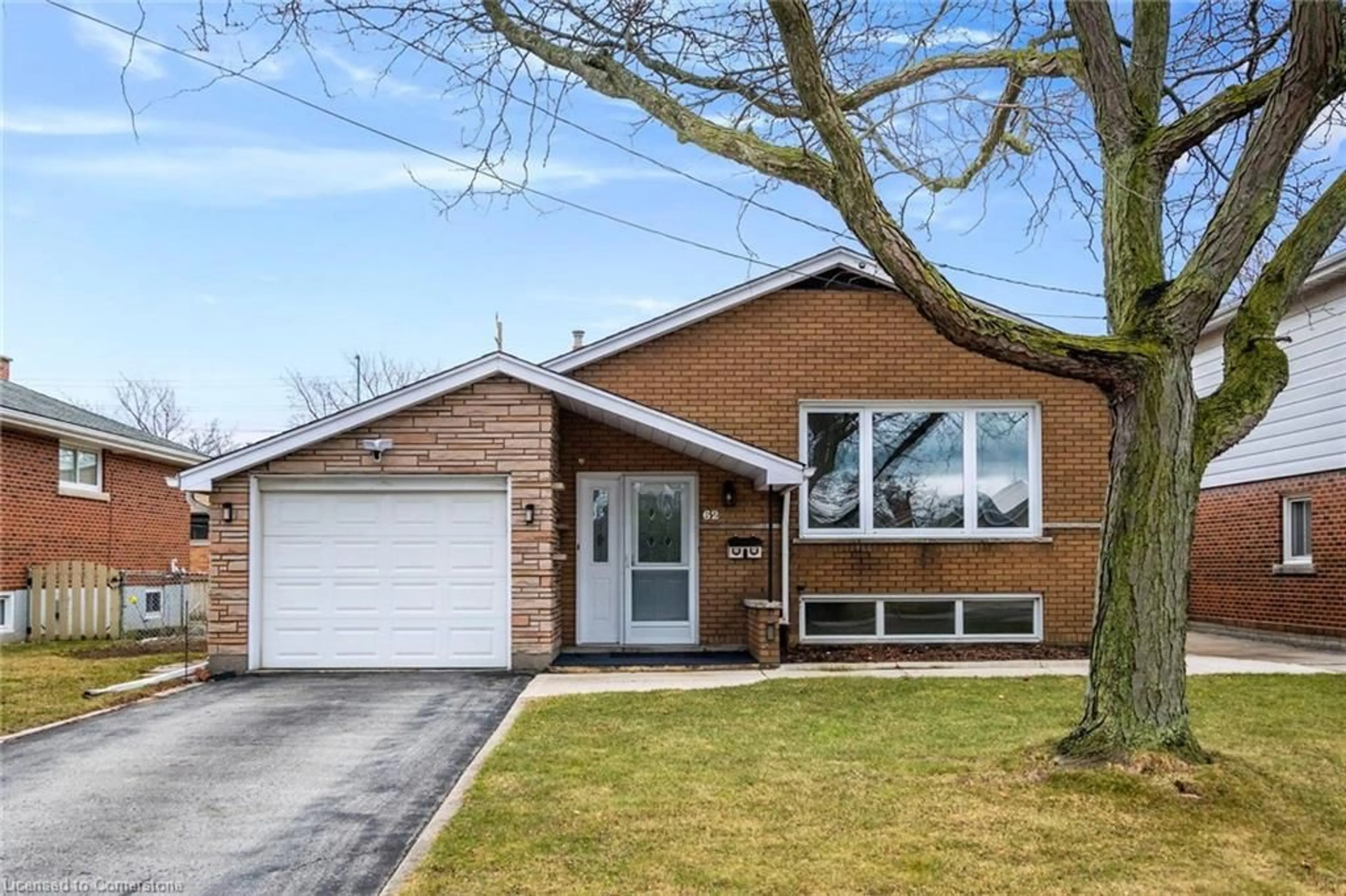 Home with brick exterior material, street for 62 Cloke Crt, Hamilton Ontario L8T 1N5