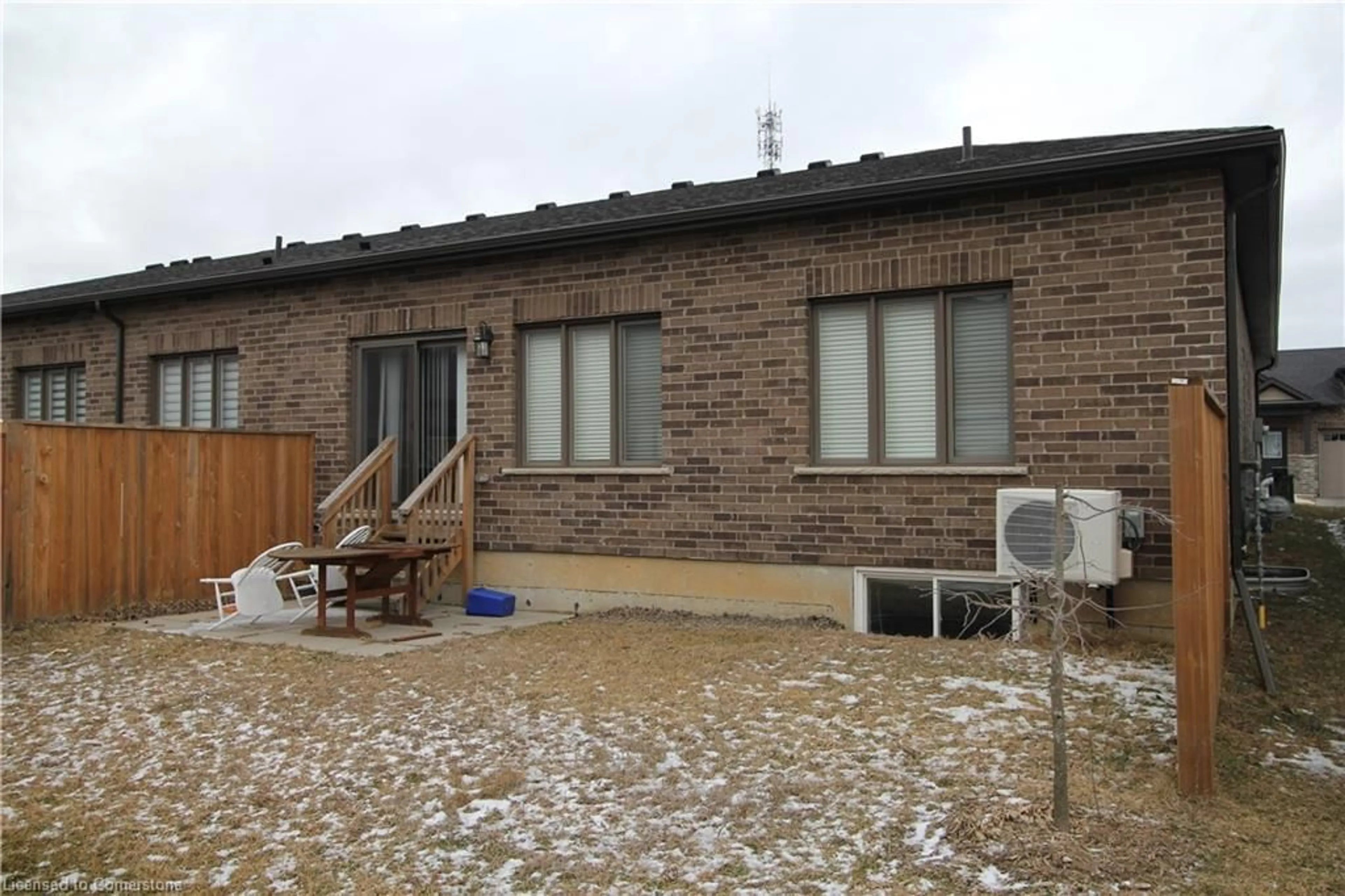 Patio, building for 15 Meadowhawk Lane, Simcoe Ontario N3W 0E8