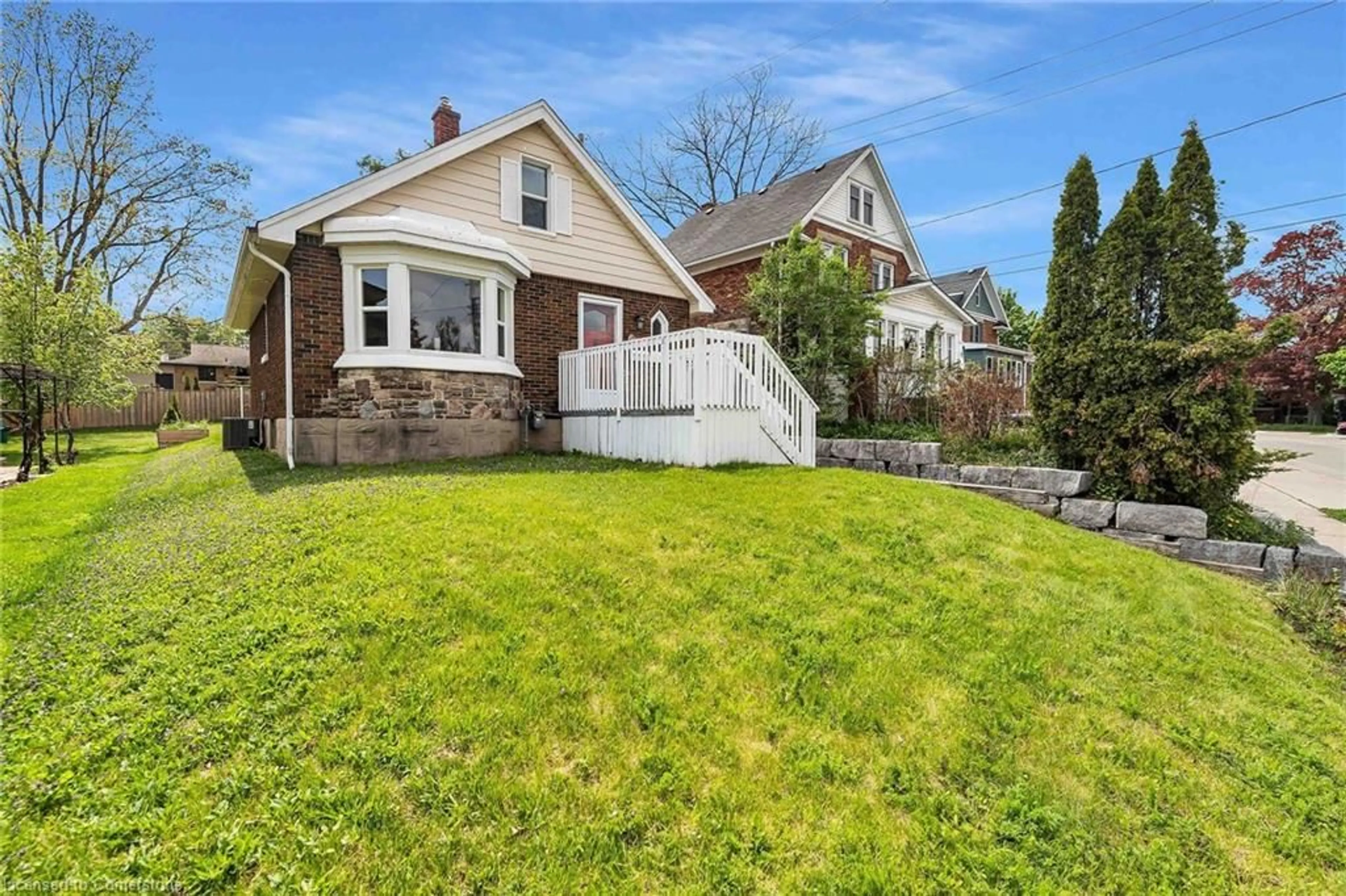 Unknown for 11 Spadina Rd, Kitchener Ontario N2M 3X2