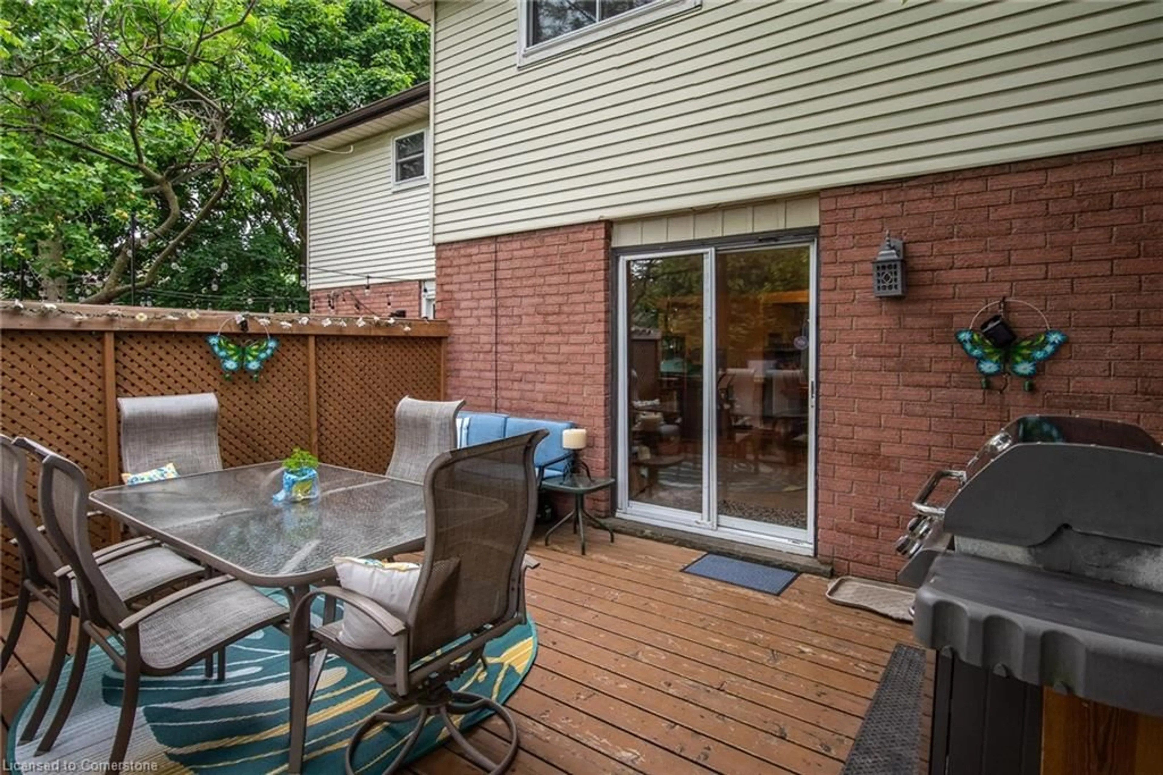 Patio, street for 289 A Northlake Dr, Waterloo Ontario N2V 1N9