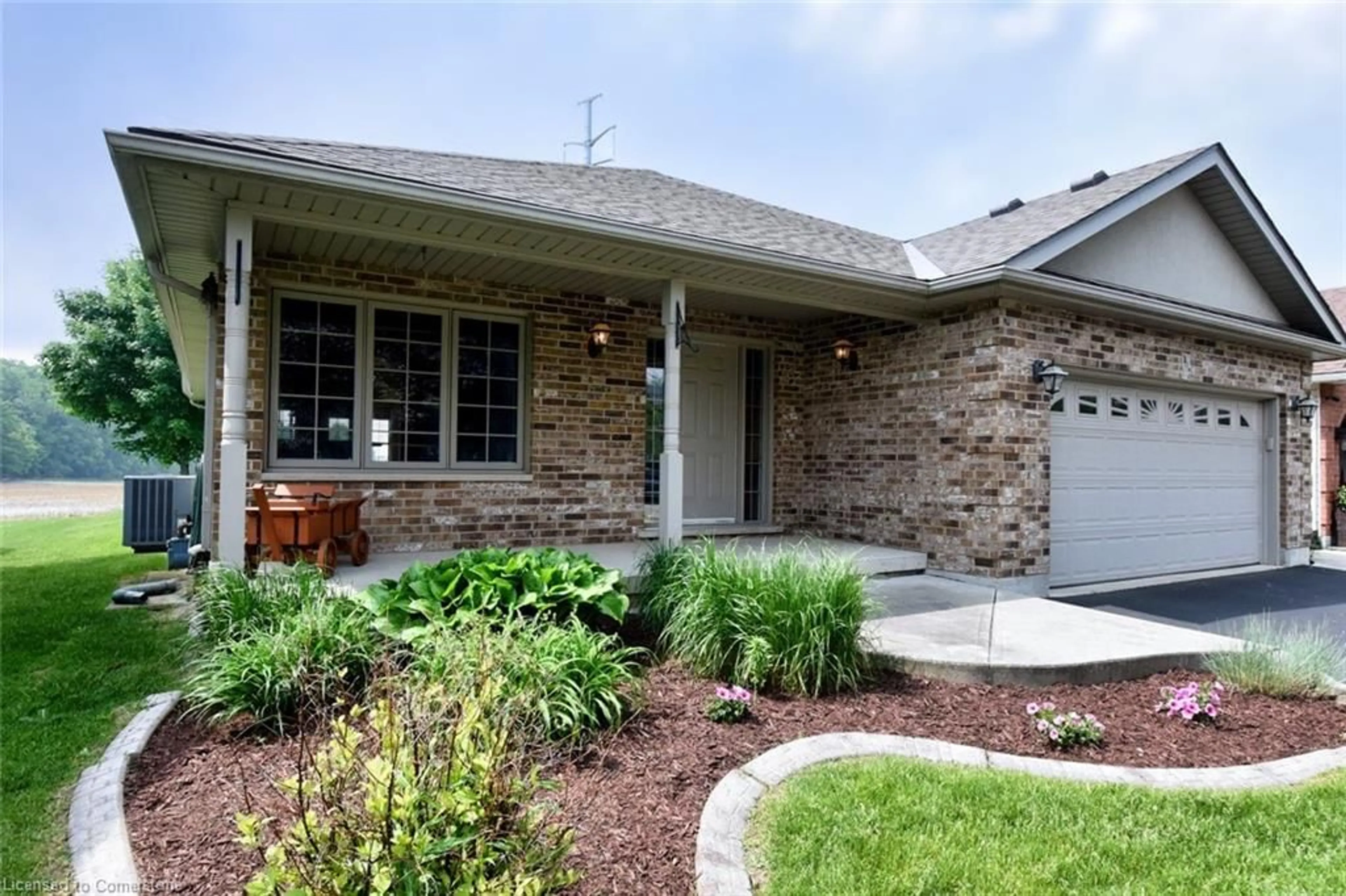 Home with brick exterior material, street for 117 Dunrobin Dr, Caledonia Ontario N3W 2P4