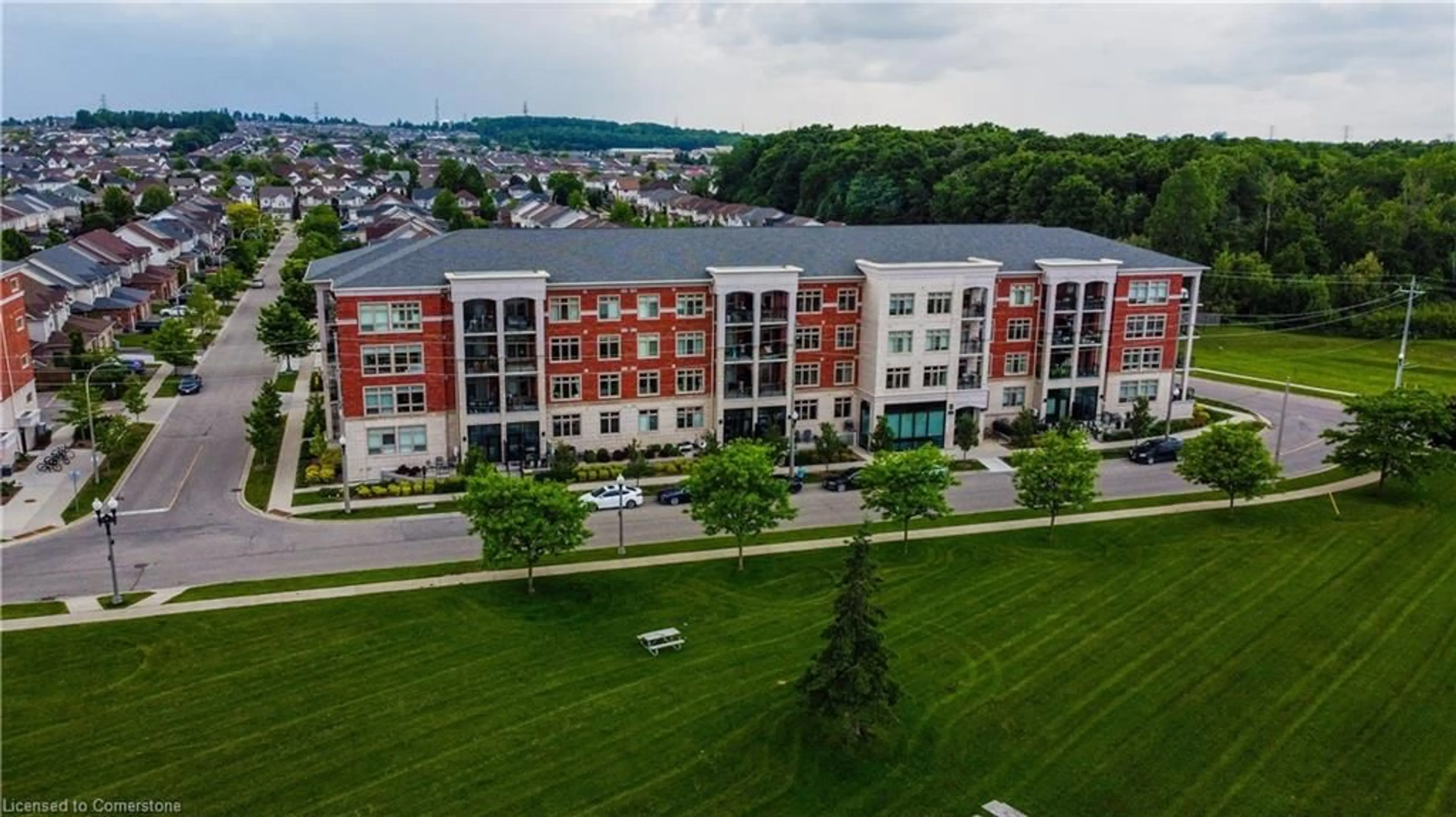 A pic from outside/outdoor area/front of a property/back of a property/a pic from drone, building for 195 Commonwealth St #213, Kitchener Ontario N2E 0H5