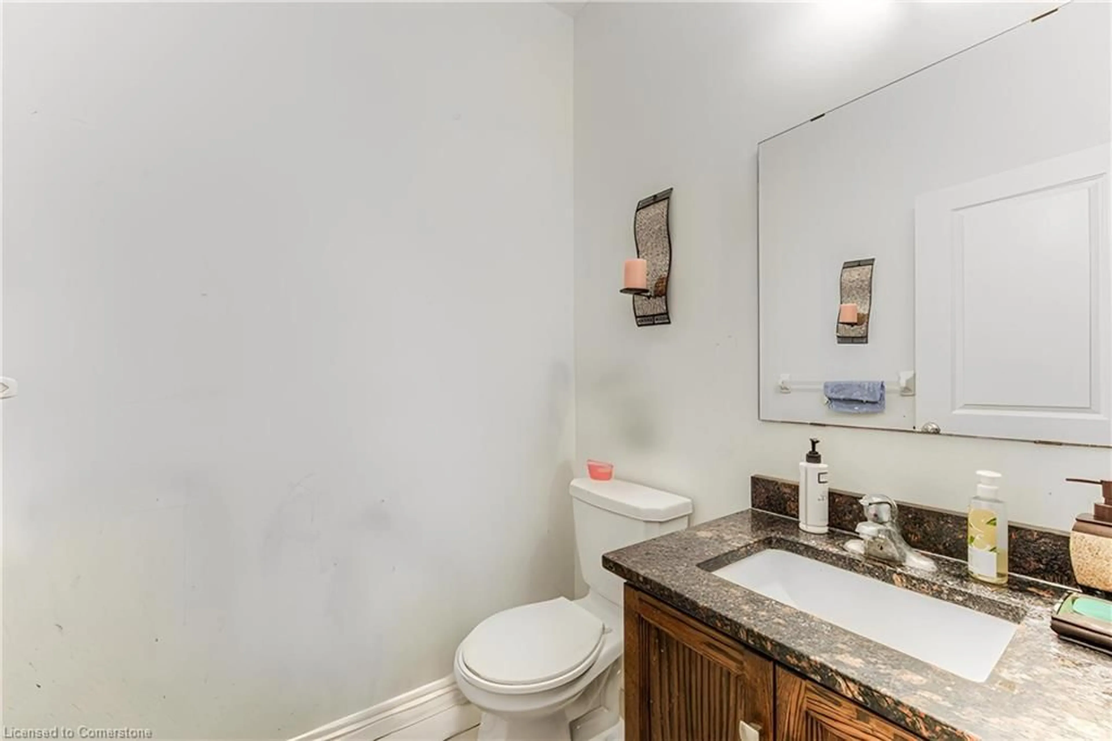 Standard bathroom, unknown for 14 Sandybay Ave, Kitchener Ontario N2A 0H7