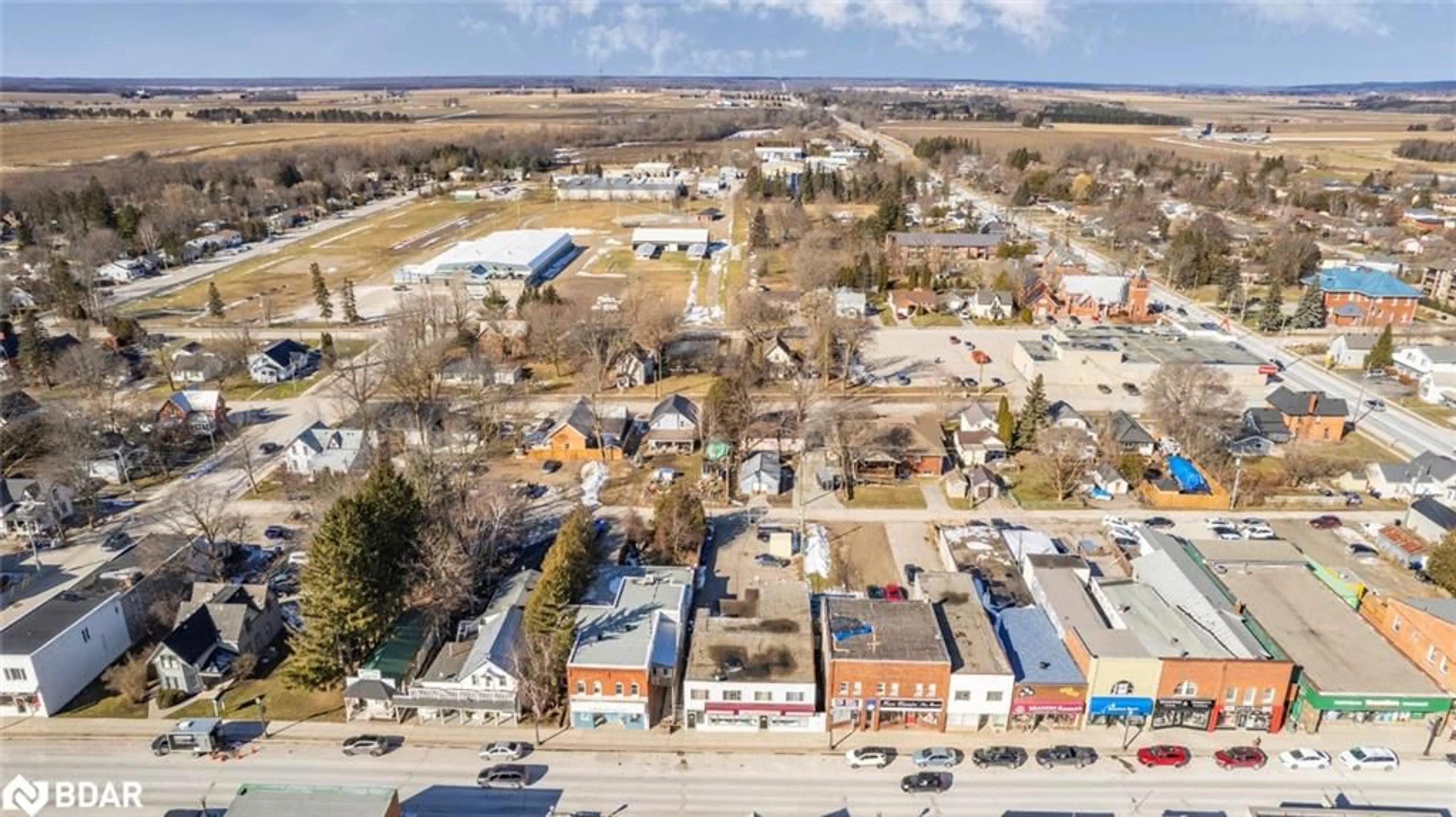 A pic from outside/outdoor area/front of a property/back of a property/a pic from drone, street for 30 Queen St, Elmvale Ontario L0L 1P0