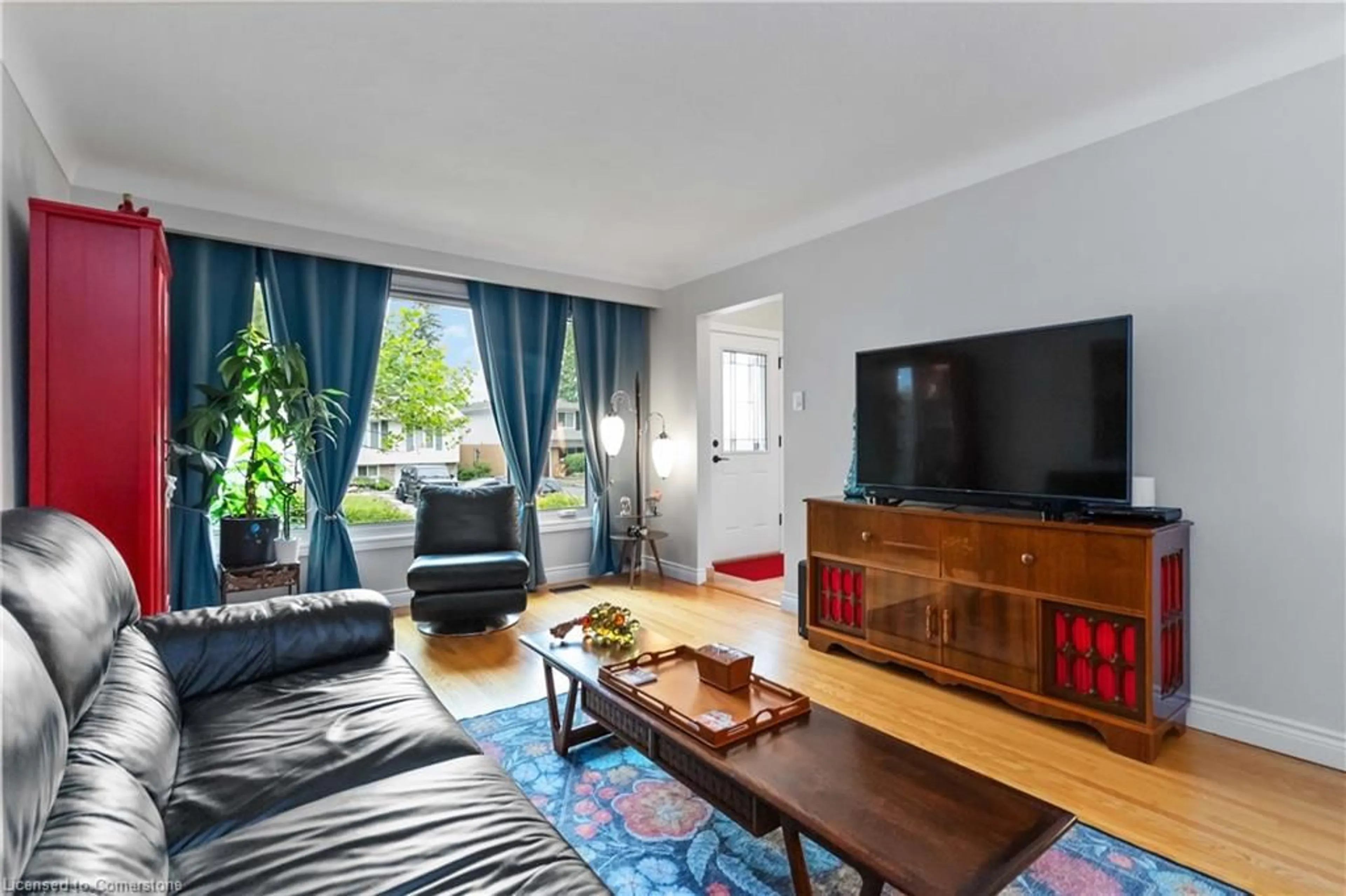 Living room with furniture, unknown for 1456 Jefferson Rd, Burlington Ontario L7P 2C6