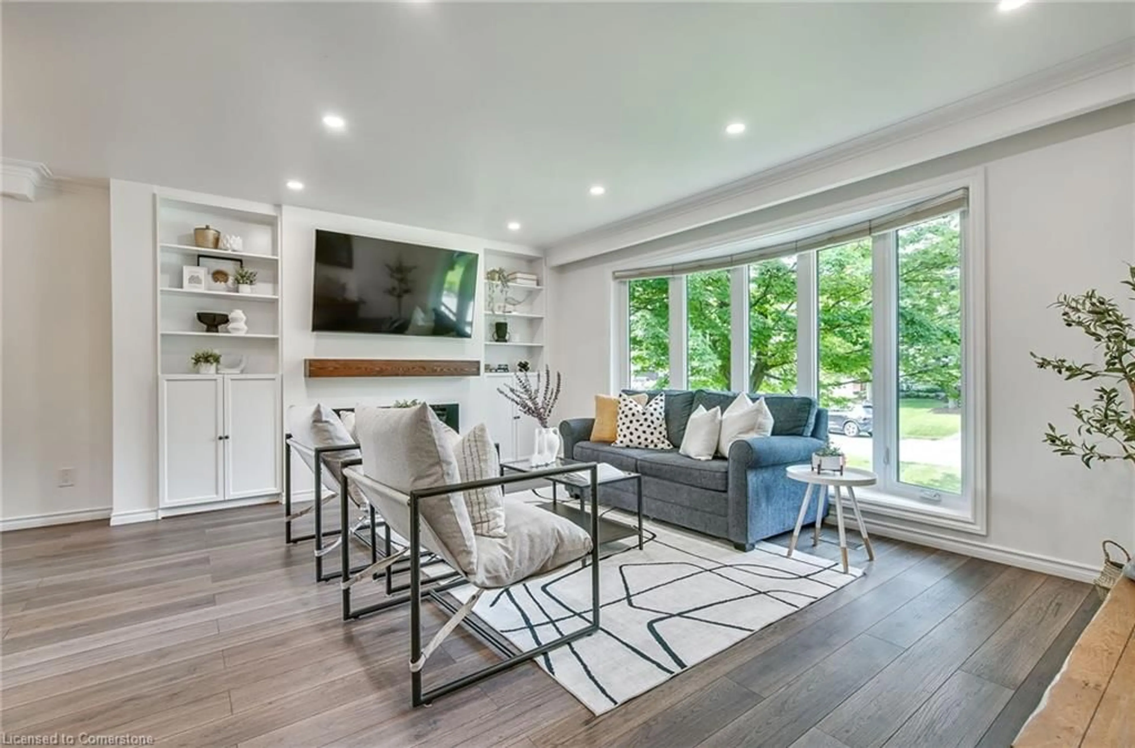 Unknown for 421 Southland Cres, Oakville Ontario L6L 3N9