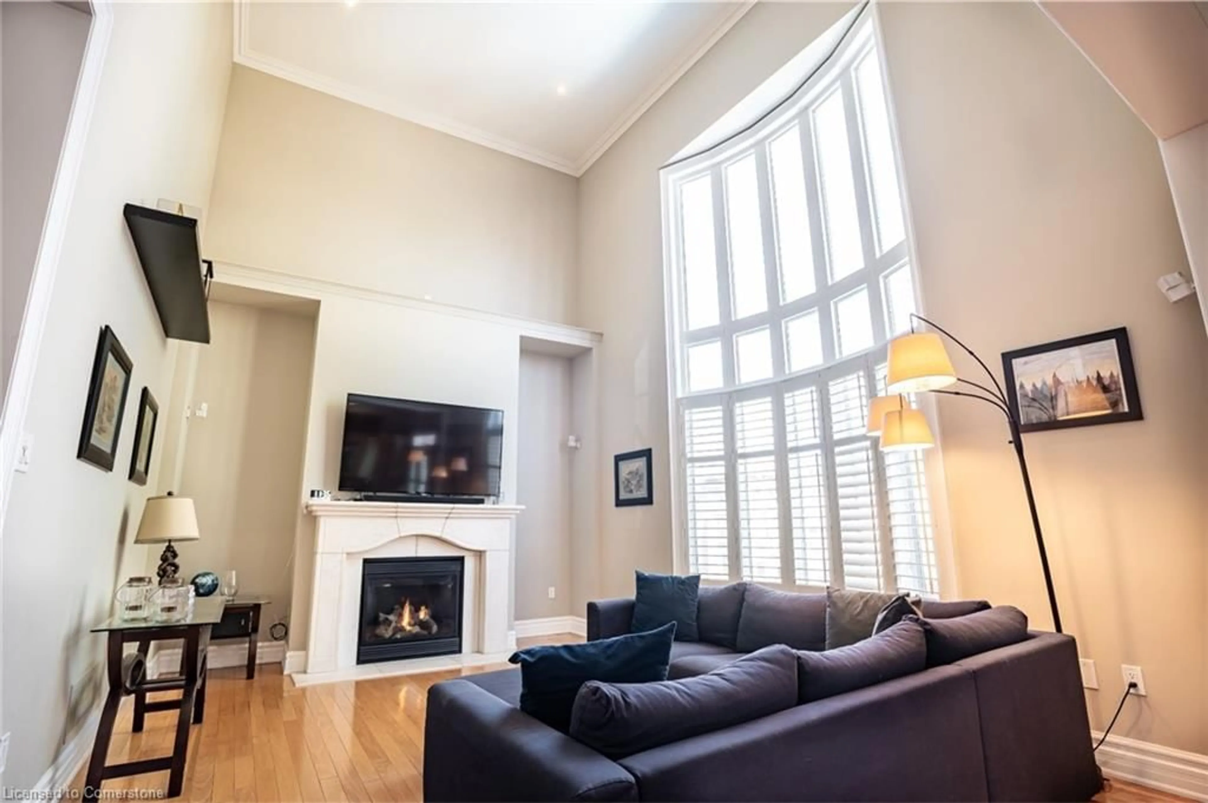 Living room with furniture, unknown for 2361 Delnice Dr, Oakville Ontario L6H 0A9