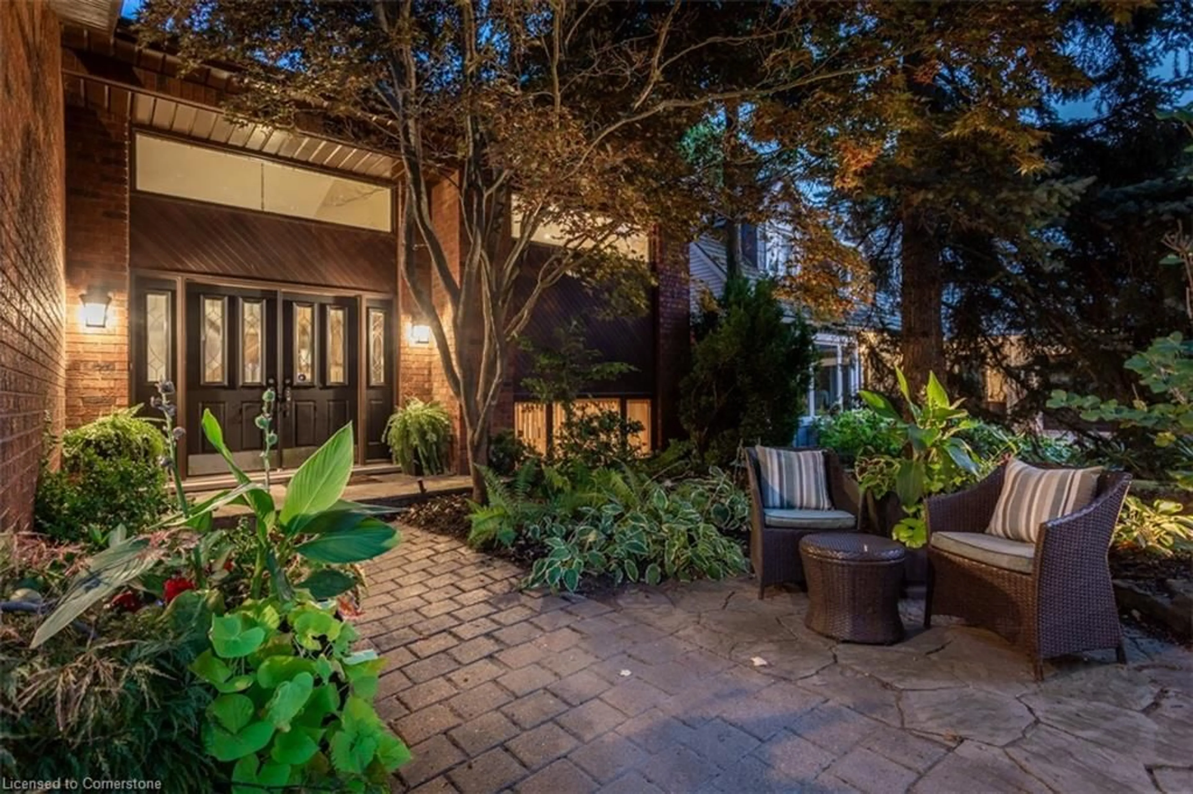 Patio, street for 1351 Hazelton Blvd, Burlington Ontario L7P 4T9