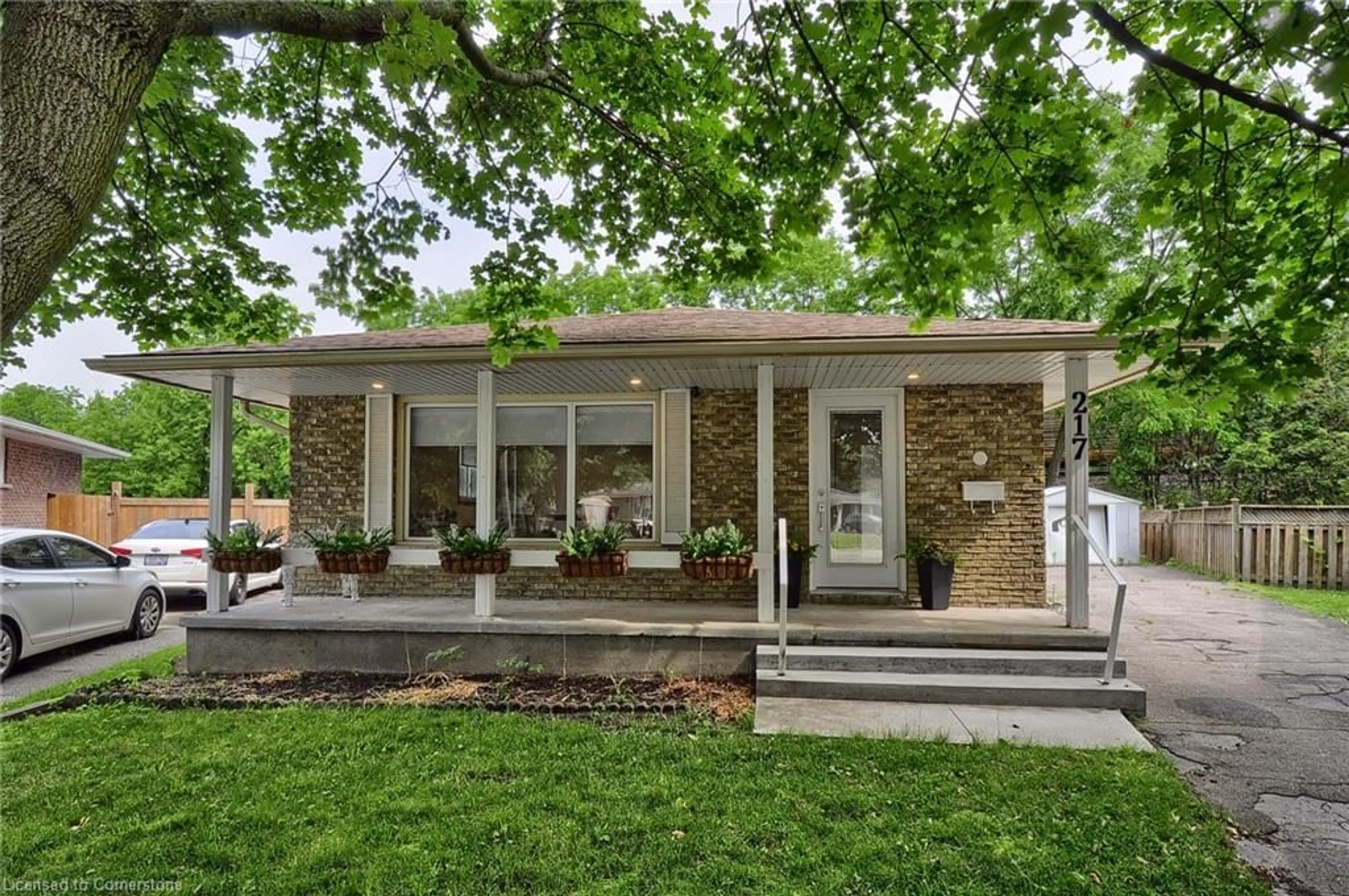 Home with brick exterior material, street for 217 Park Ave, Cambridge Ontario N1S 2S5