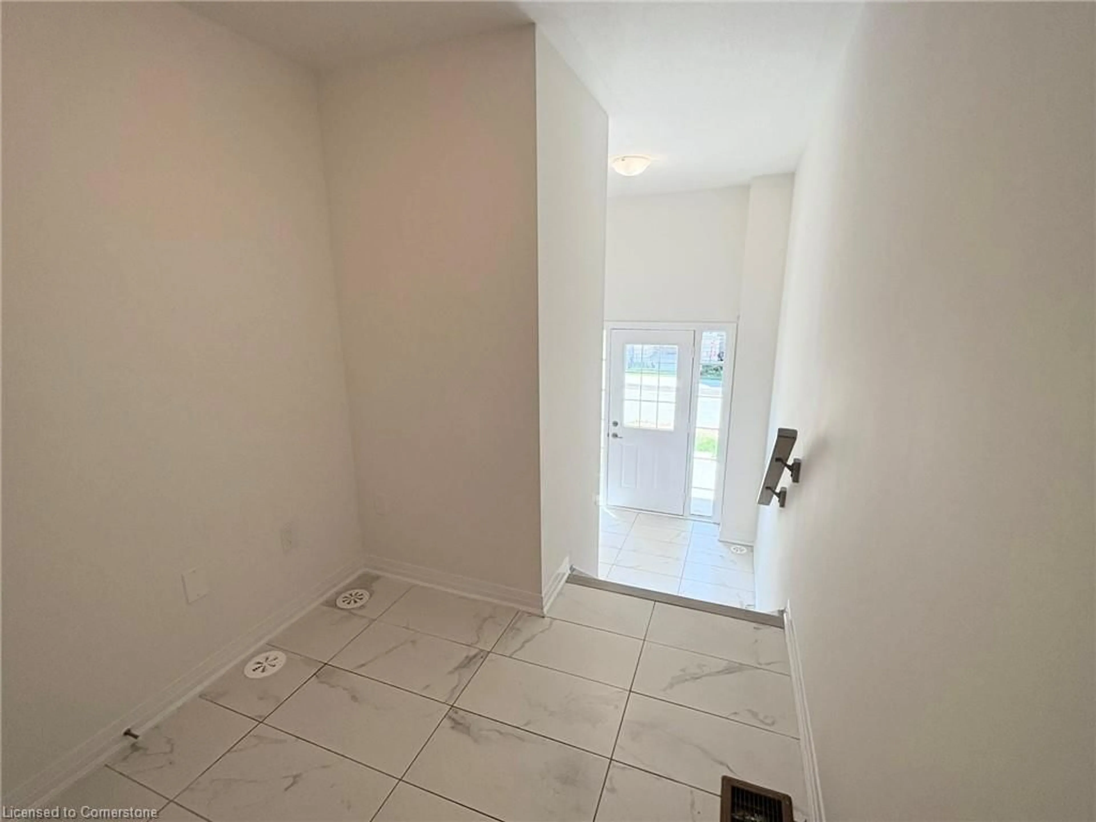 A pic of a room for 305 Garner Rd #22, Ancaster Ontario L9G 3K9