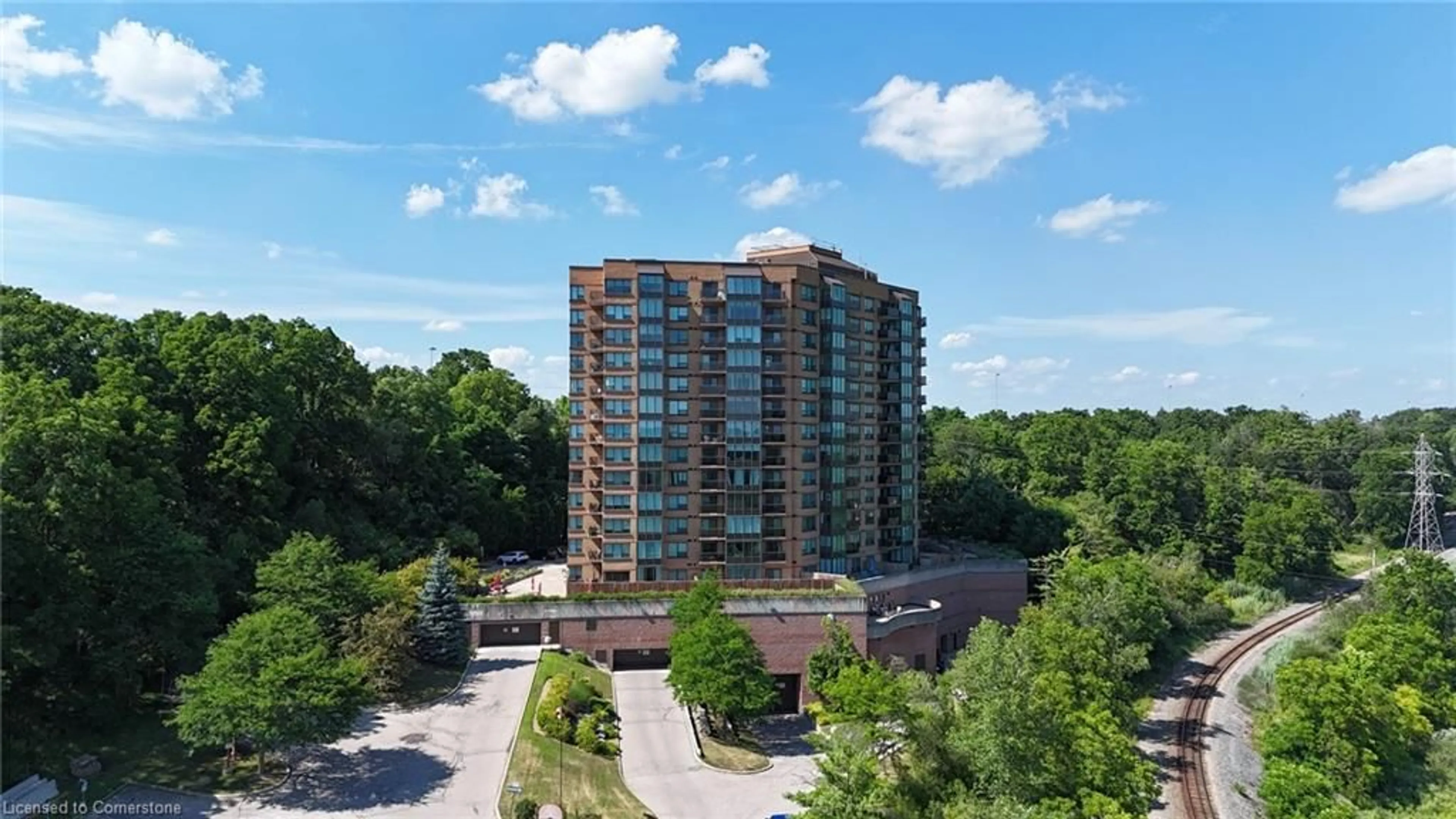 A pic from outside/outdoor area/front of a property/back of a property/a pic from drone, building for 237 King St #907, Cambridge Ontario N3H 3M5