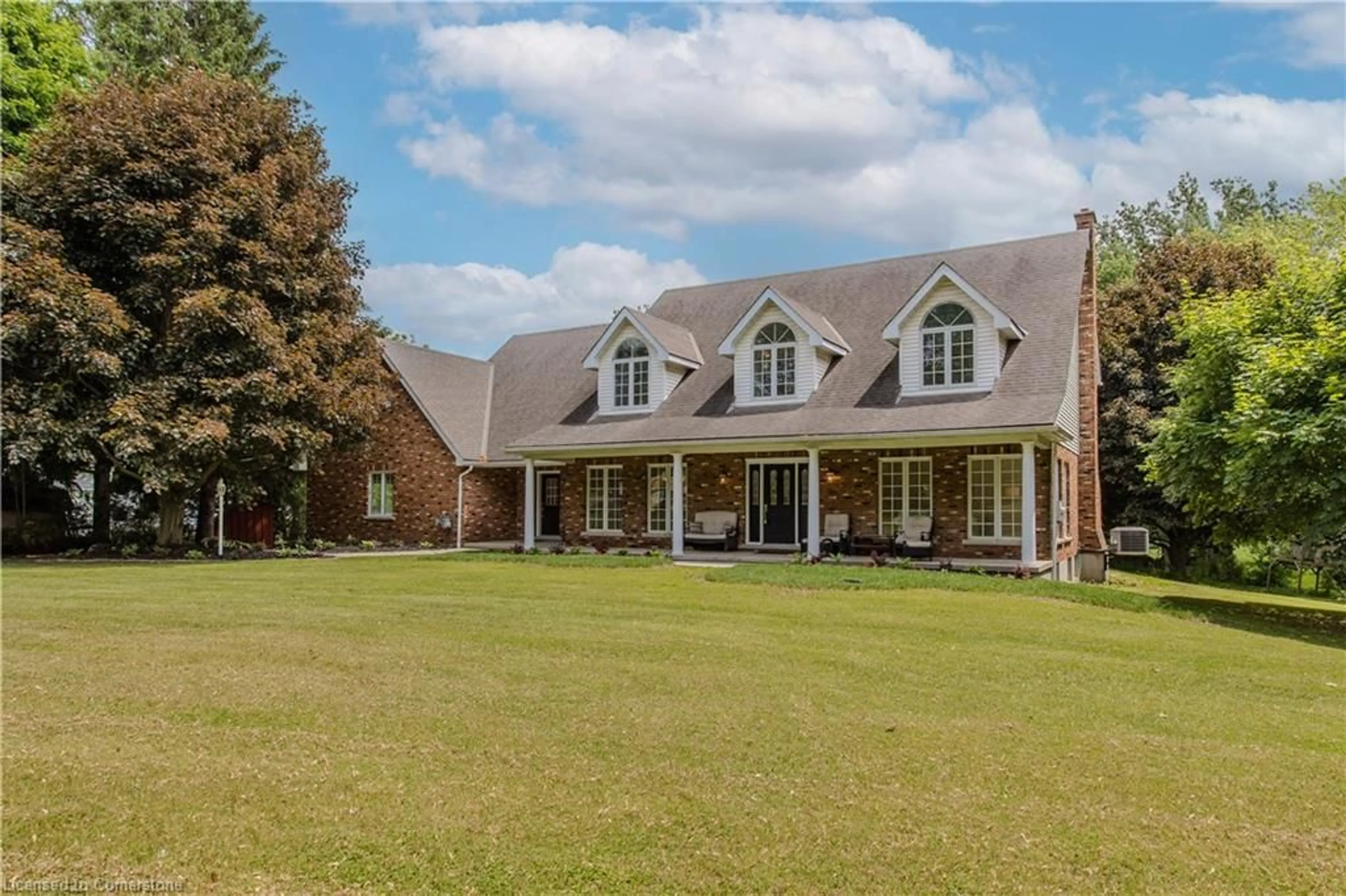 Unknown for 331 Lanark St, Caledonia Ontario N3W 1G3