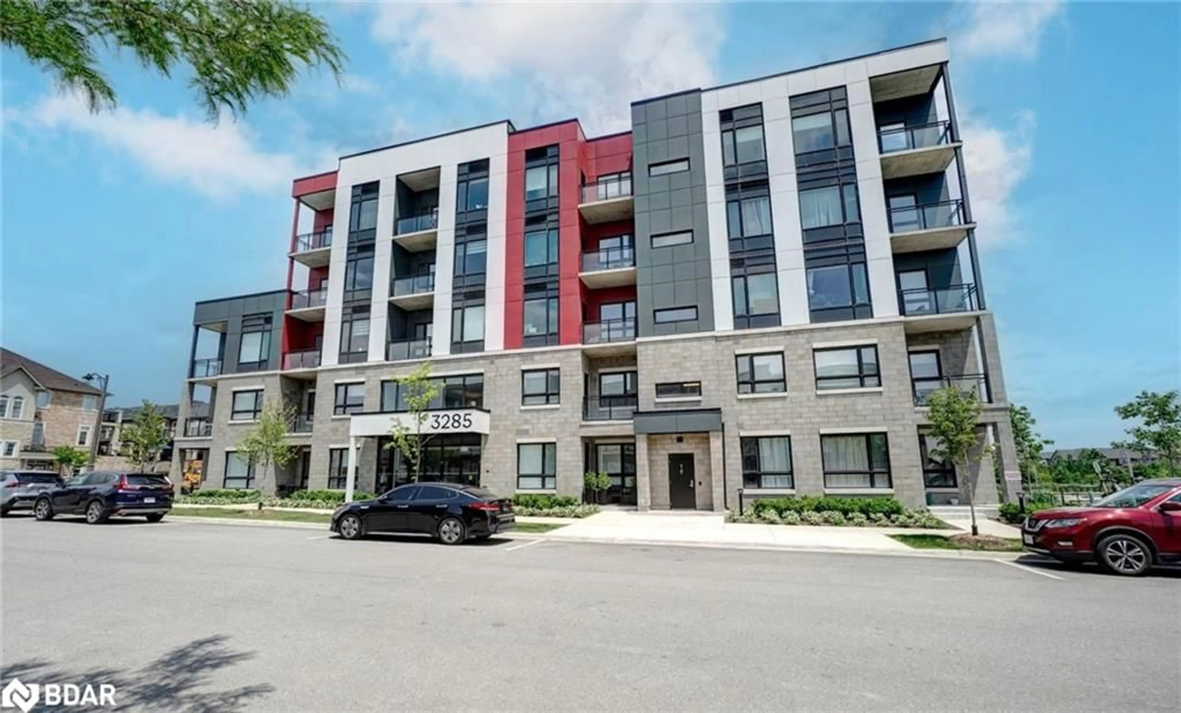 Patio, building for 3285 Carding Mill Trail #302, Oakville Ontario L6M 5P8