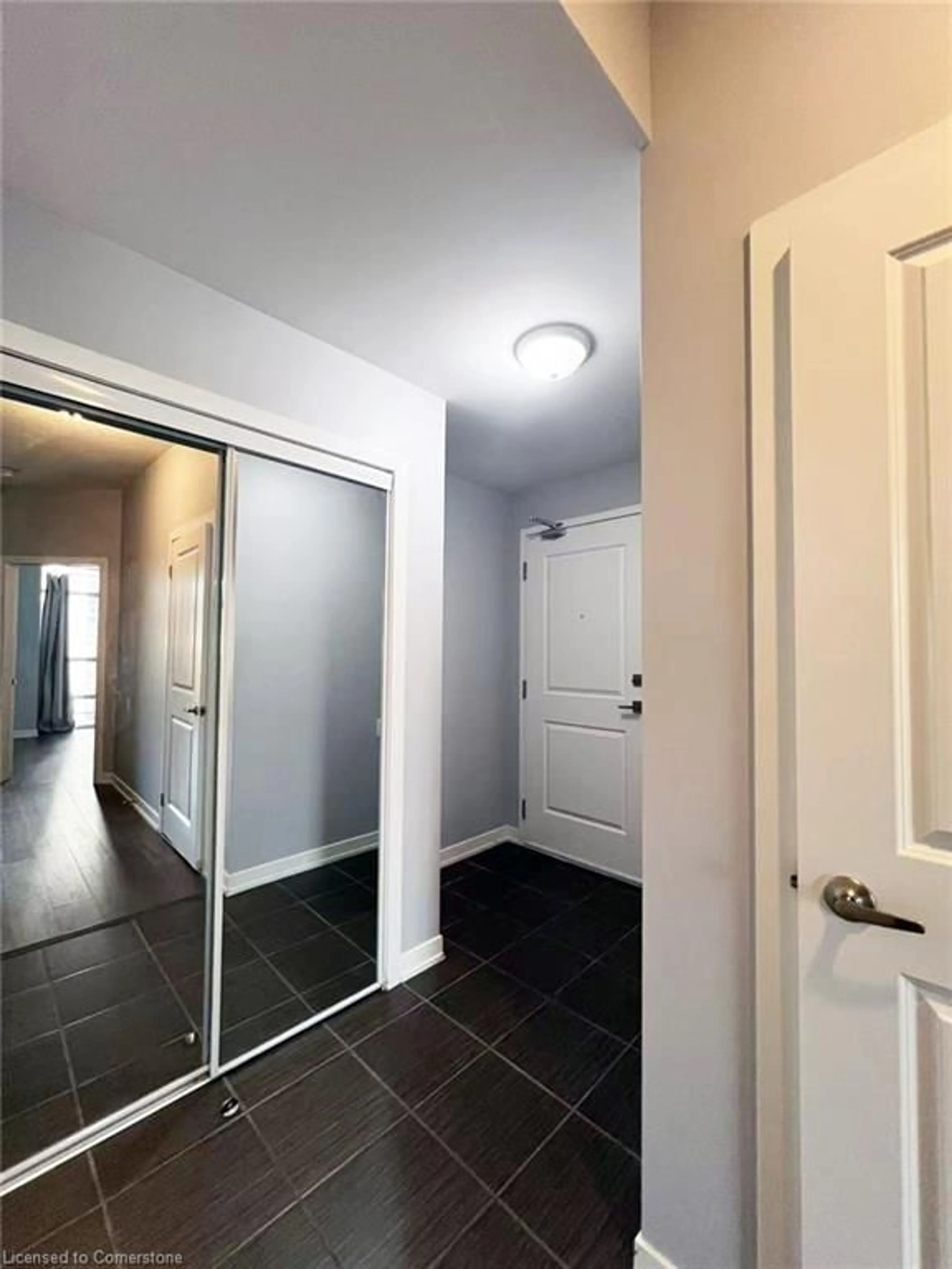 Indoor entryway for 85 Robinson St #602, Hamilton Ontario L8P 1Z2