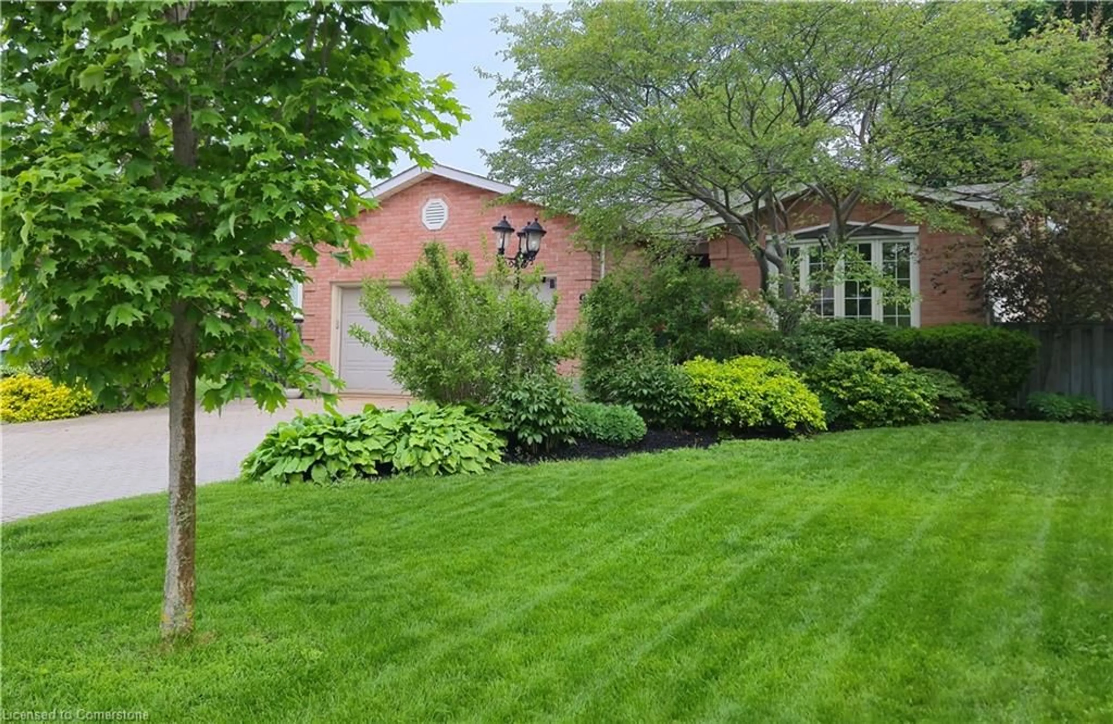 A pic from outside/outdoor area/front of a property/back of a property/a pic from drone, street for 9 Pauline Pl, Guelph Ontario N1H 7P3