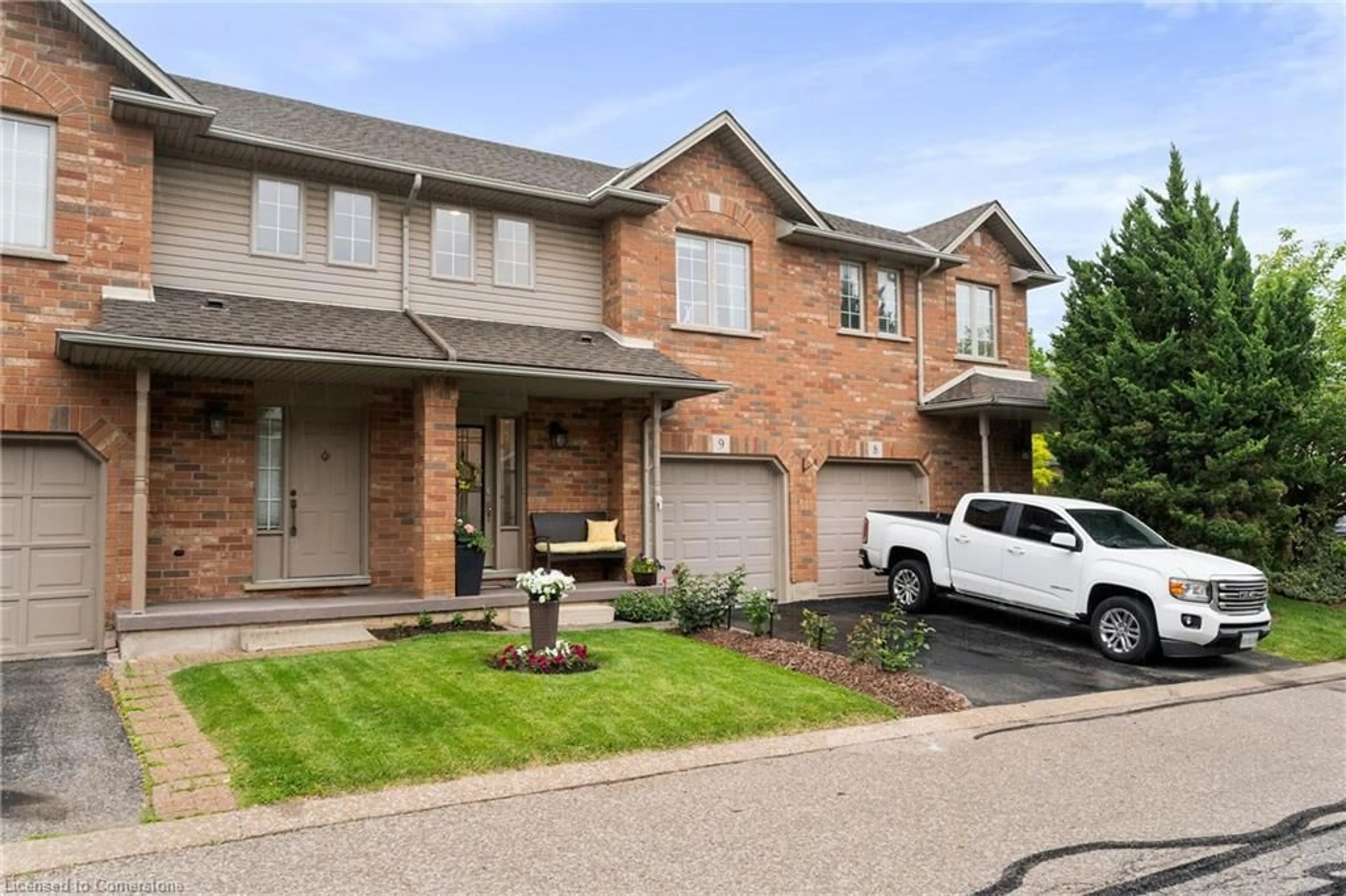 Home with brick exterior material, street for 1000 Upper Paradise Rd #9, Hamilton Ontario L9B 2S7
