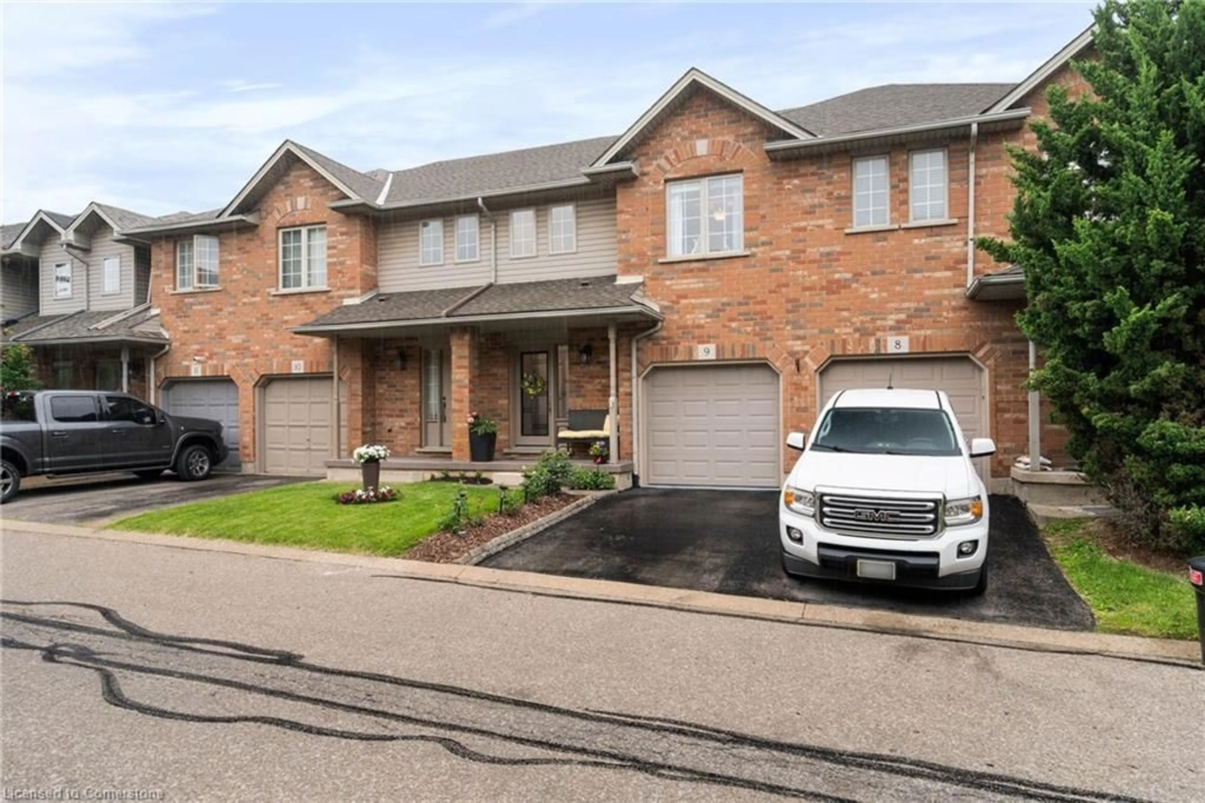 Home with brick exterior material, street for 1000 Upper Paradise Rd #9, Hamilton Ontario L9B 2S7