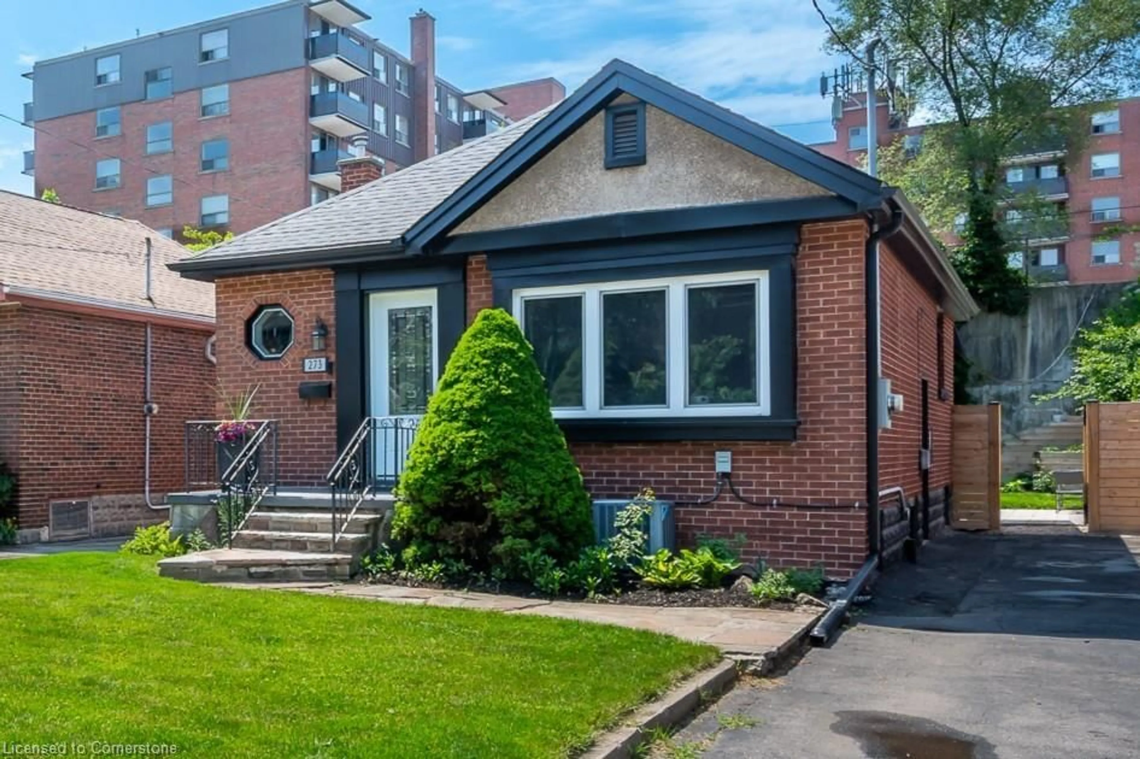Home with brick exterior material, street for 273 Bold St, Hamilton Ontario L8P 1V9