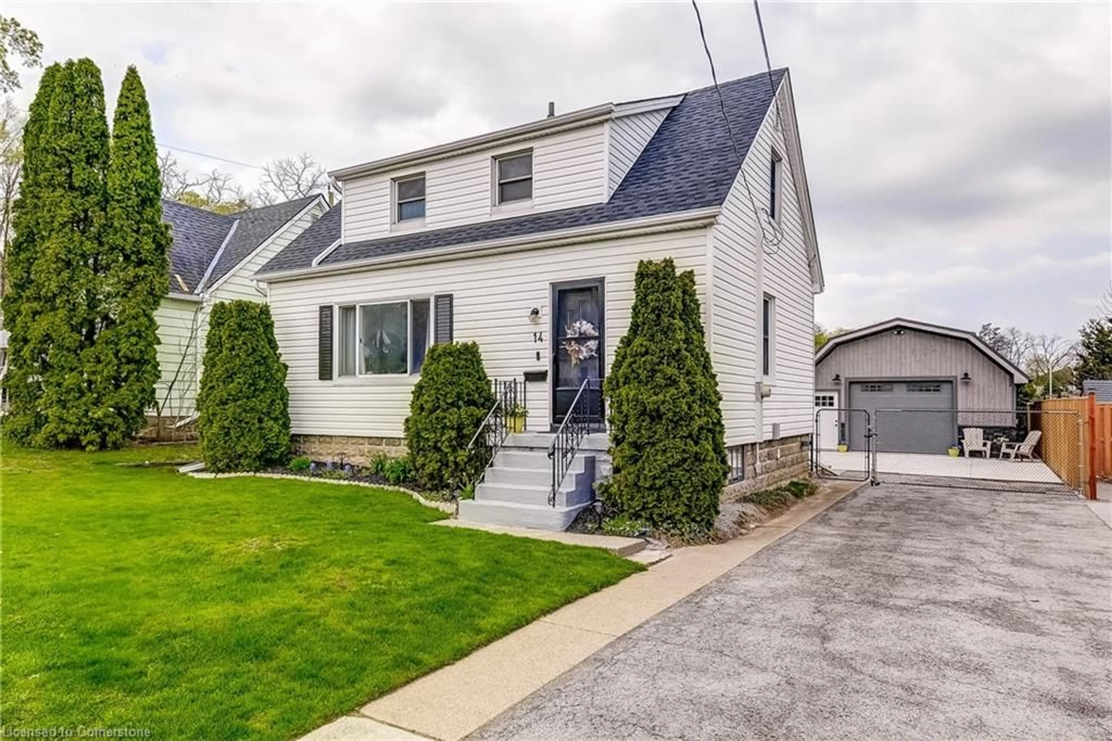 Home with vinyl exterior material, street for 14 Walker Ave, Stoney Creek Ontario L8G 1S6