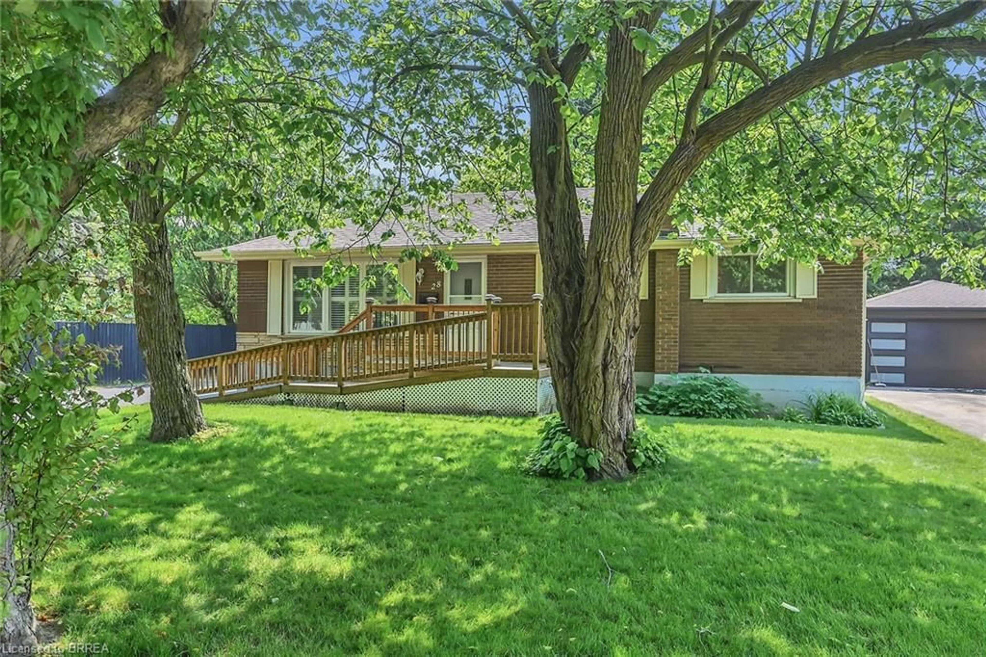 Unknown for 28 Francis St, Brantford Ontario N3R 5N9