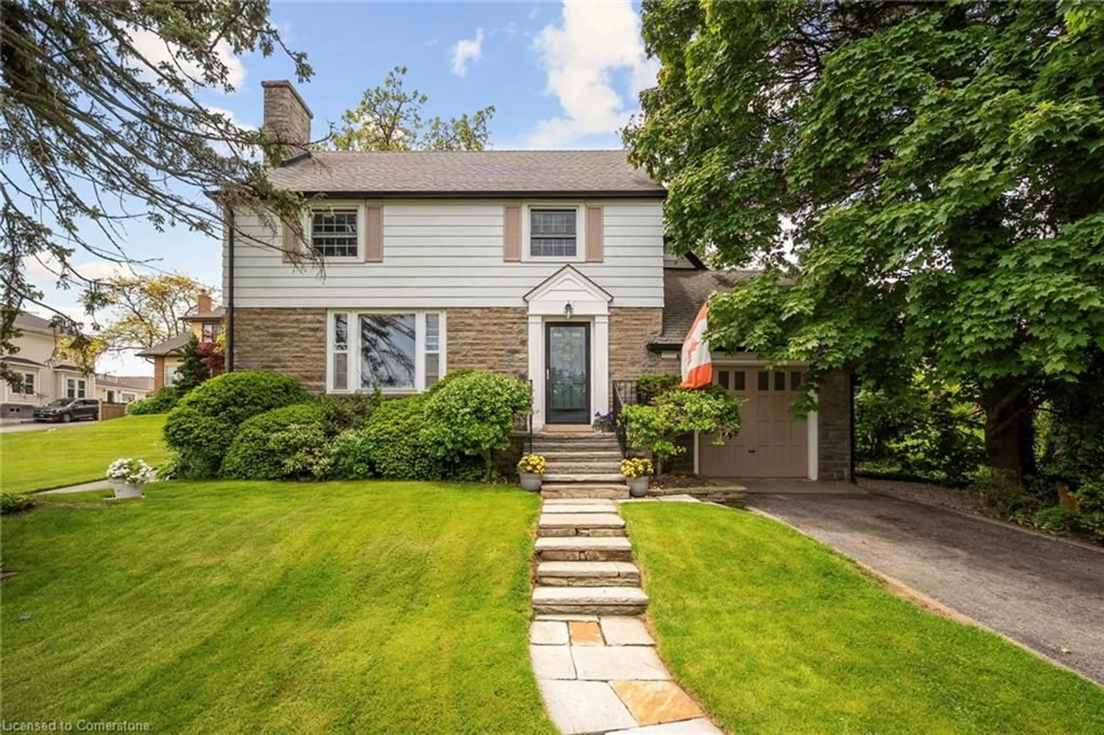 Home with brick exterior material, street for 5170 King Street, Beamsville Ontario L0R 1B0