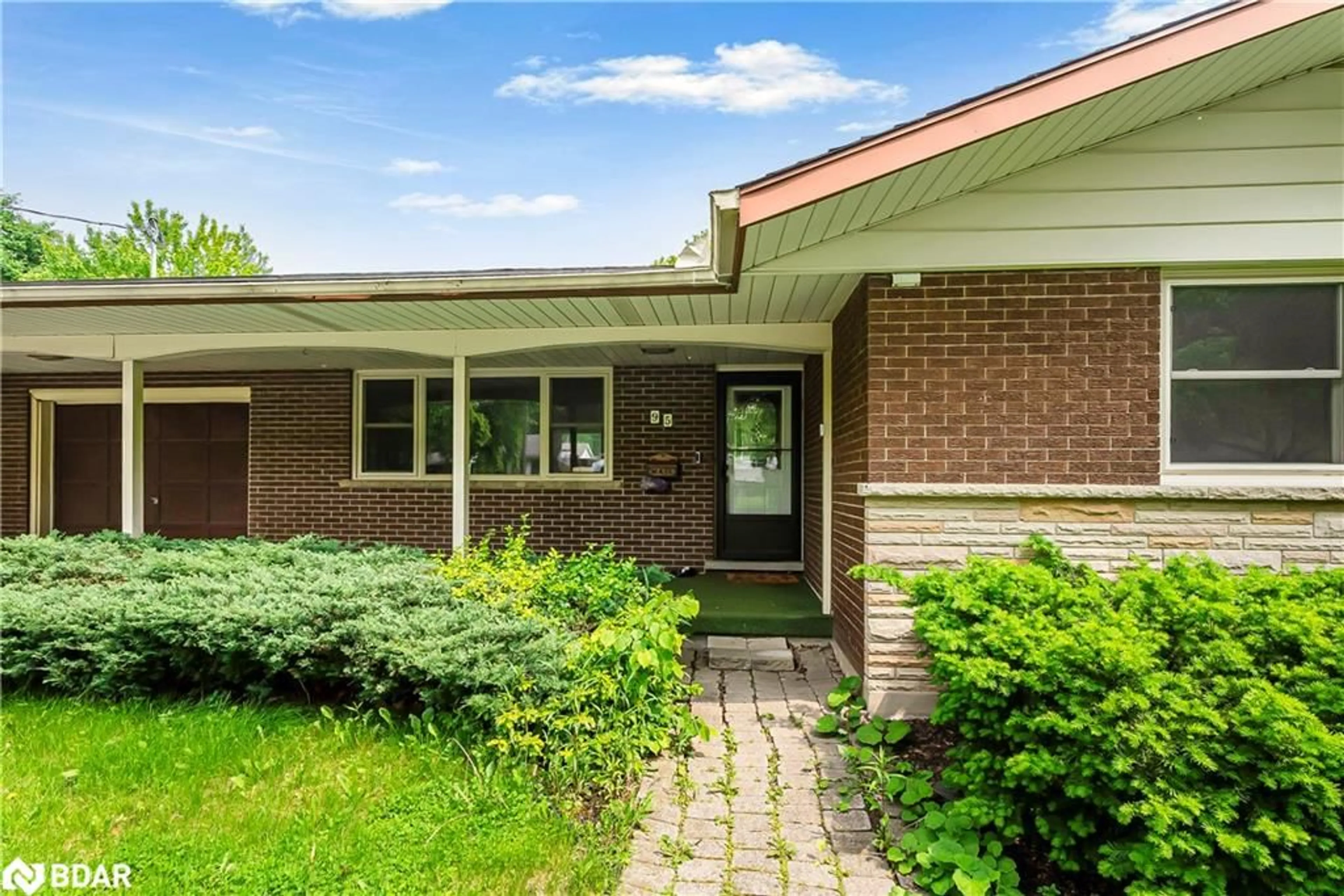Home with brick exterior material, street for 95 Ripplewood Cres, Kitchener Ontario N2M 4R9