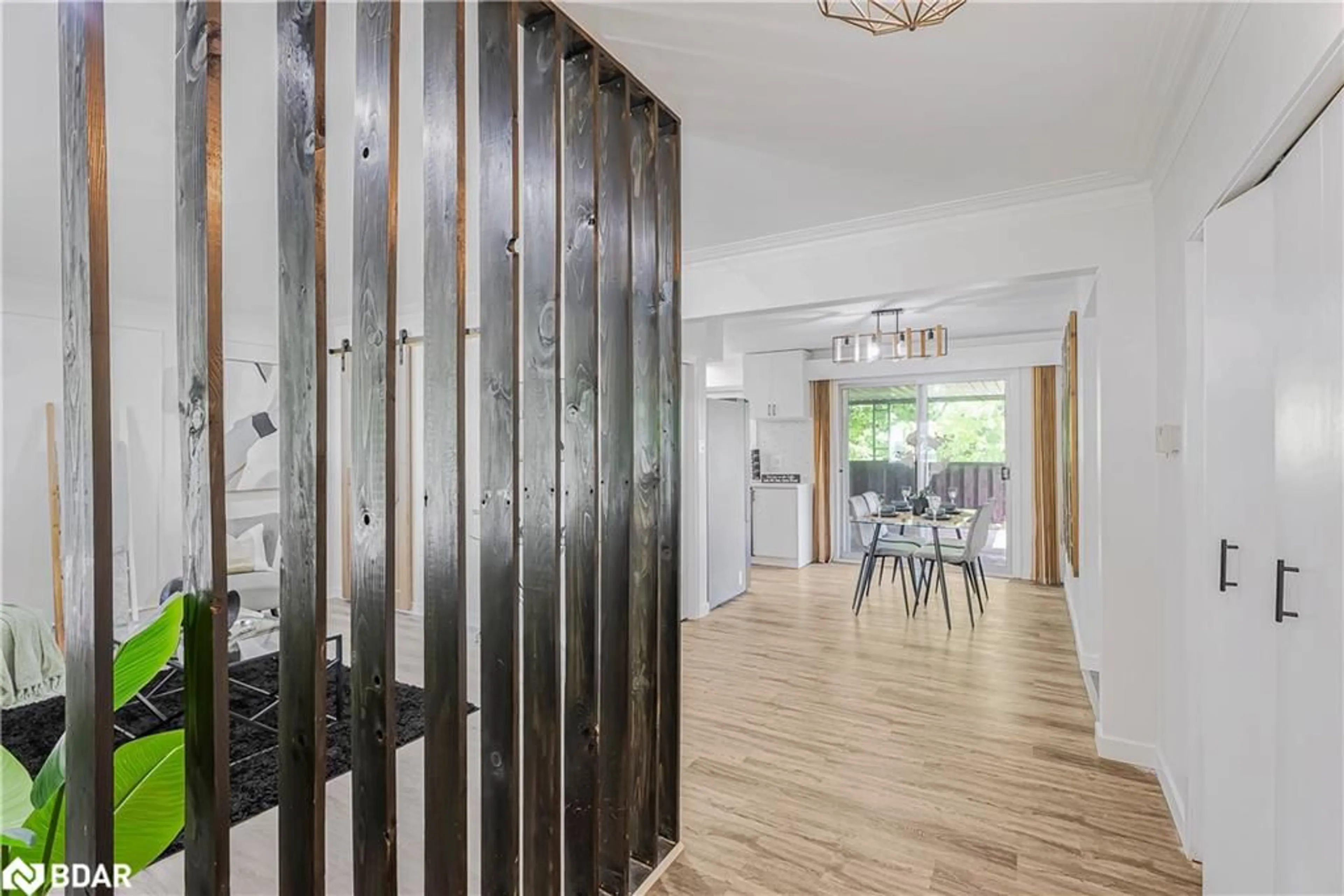 Indoor foyer for 95 Ripplewood Cres, Kitchener Ontario N2M 4R9