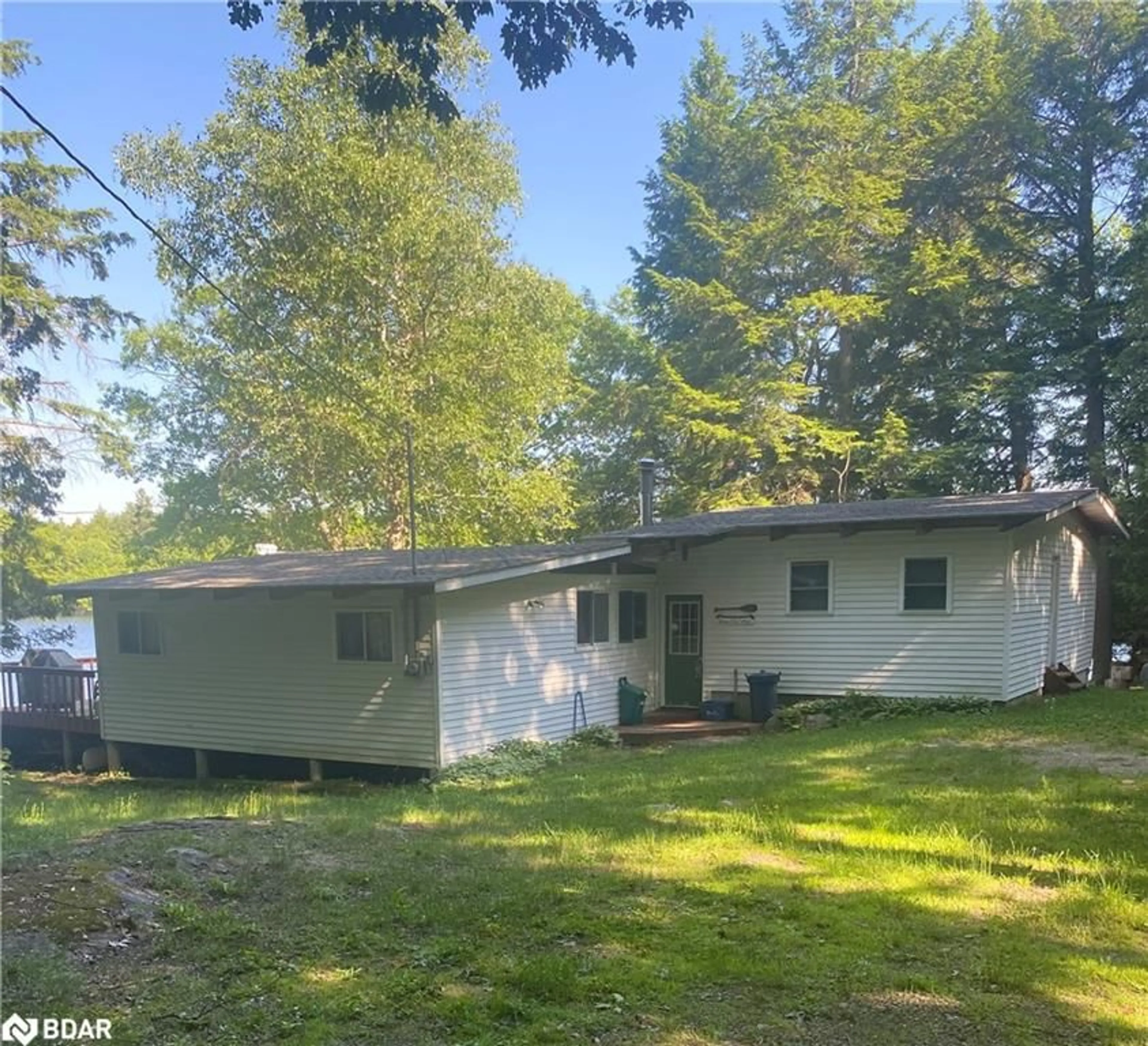 Home with vinyl exterior material, unknown for 4127 South Portage Rd Rd, Huntsville Ontario P1H 2J3