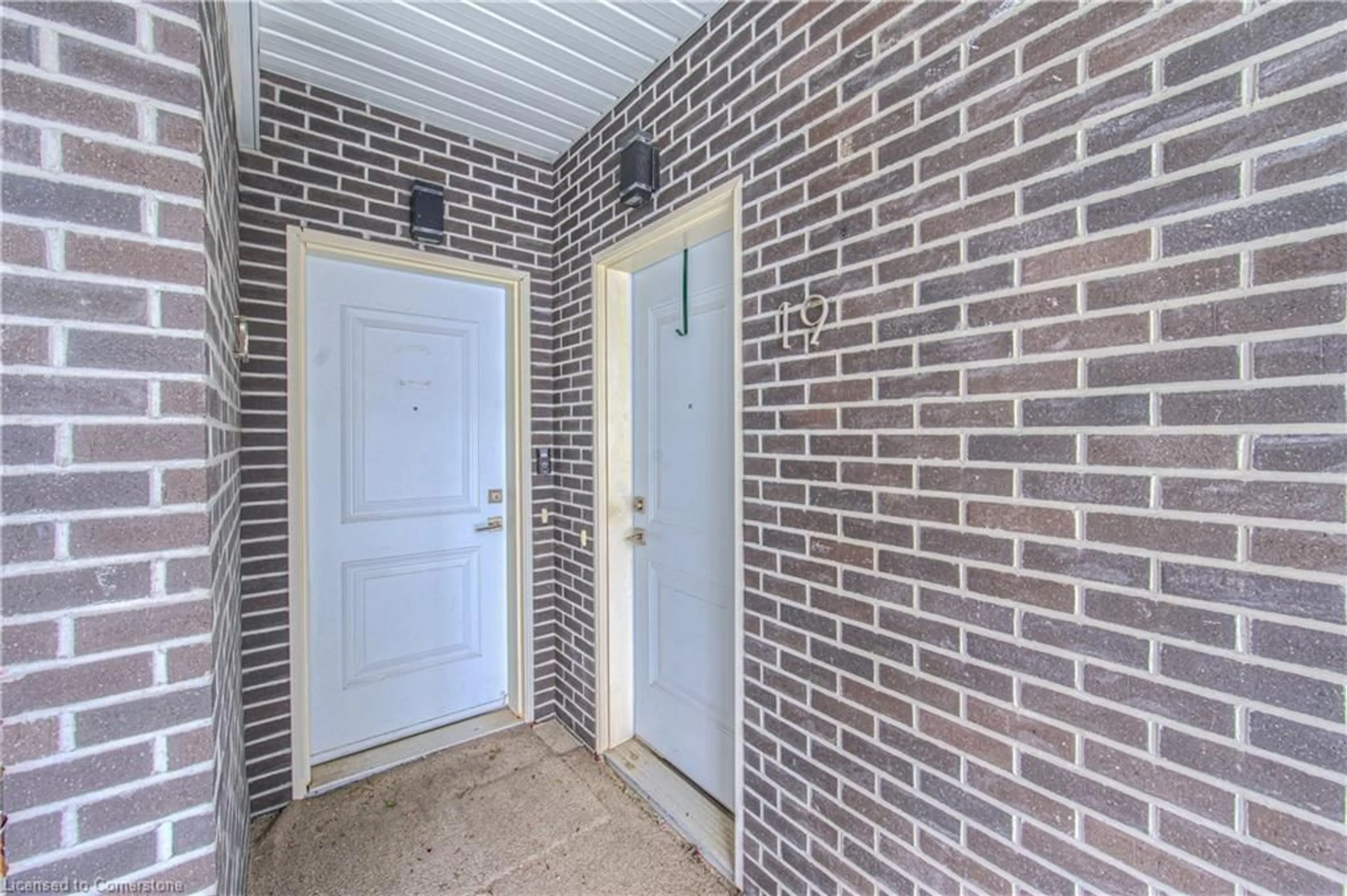Indoor entryway for 1430 Highland Rd #19A, Kitchener Ontario N2N 0C3