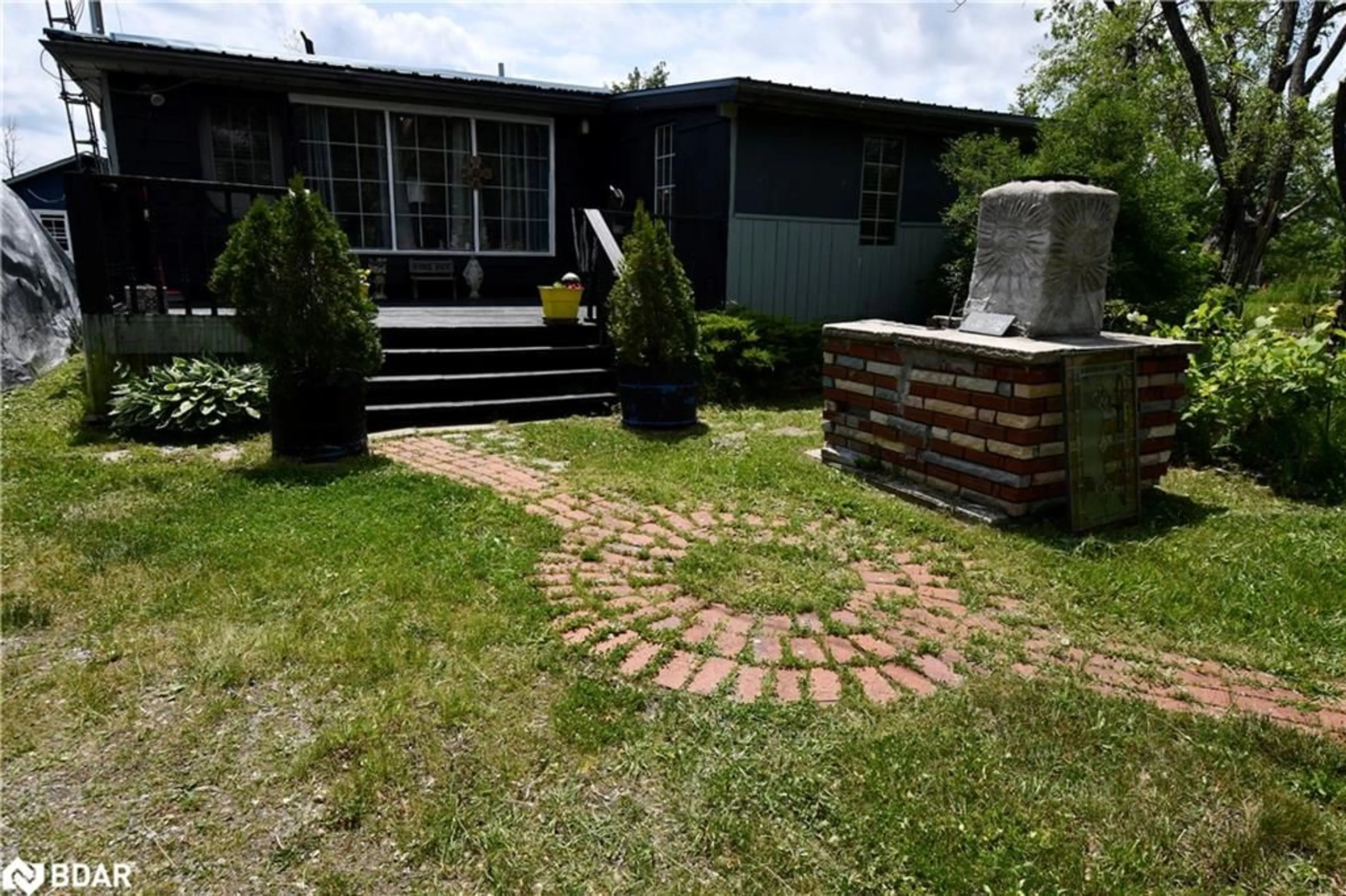 Patio, street for 296 County Road 8, Fenelon Falls Ontario K0M 1N0