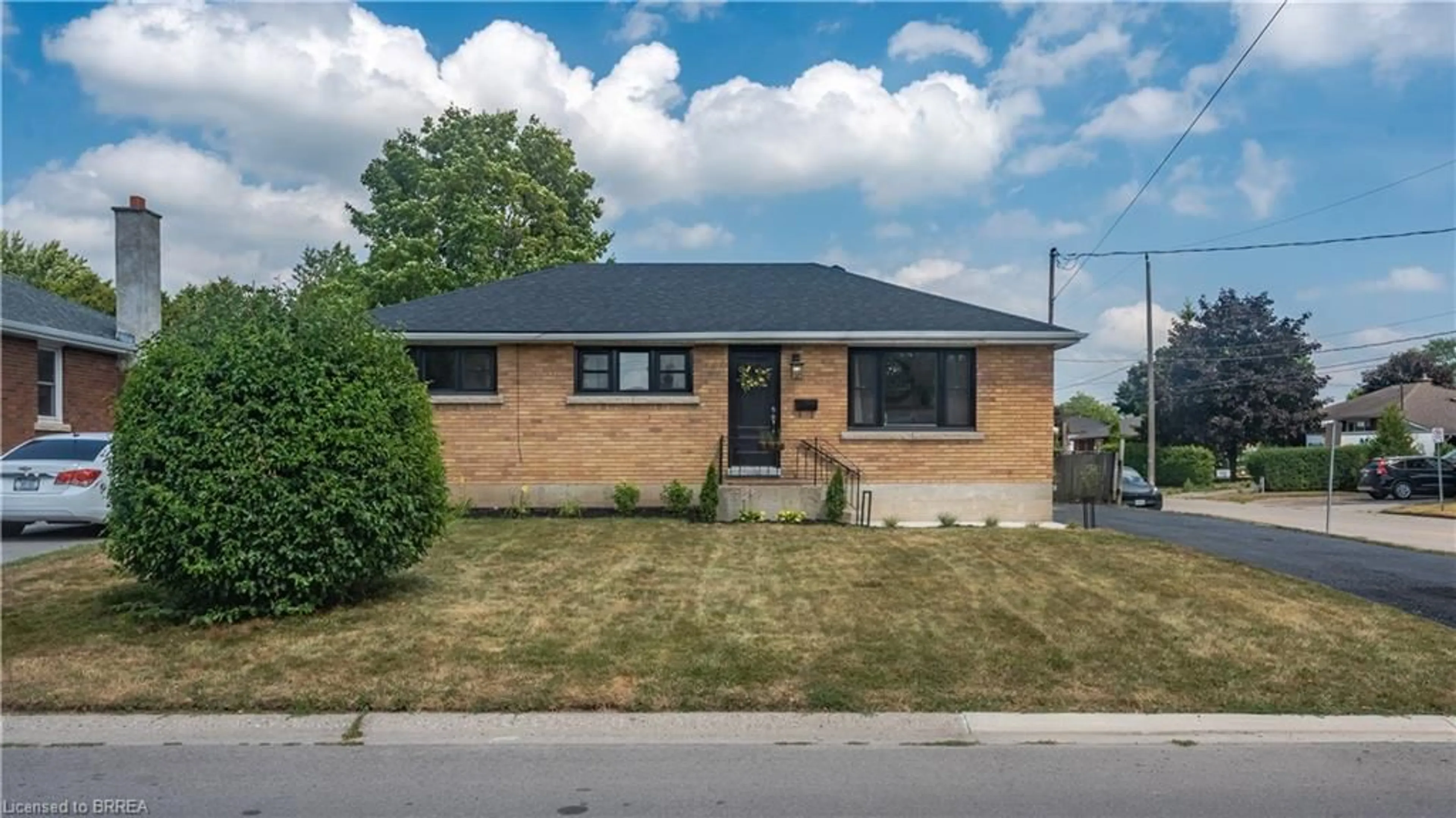 Home with brick exterior material, street for 37 Rowanwood Ave, Brantford Ontario N3S 7C1