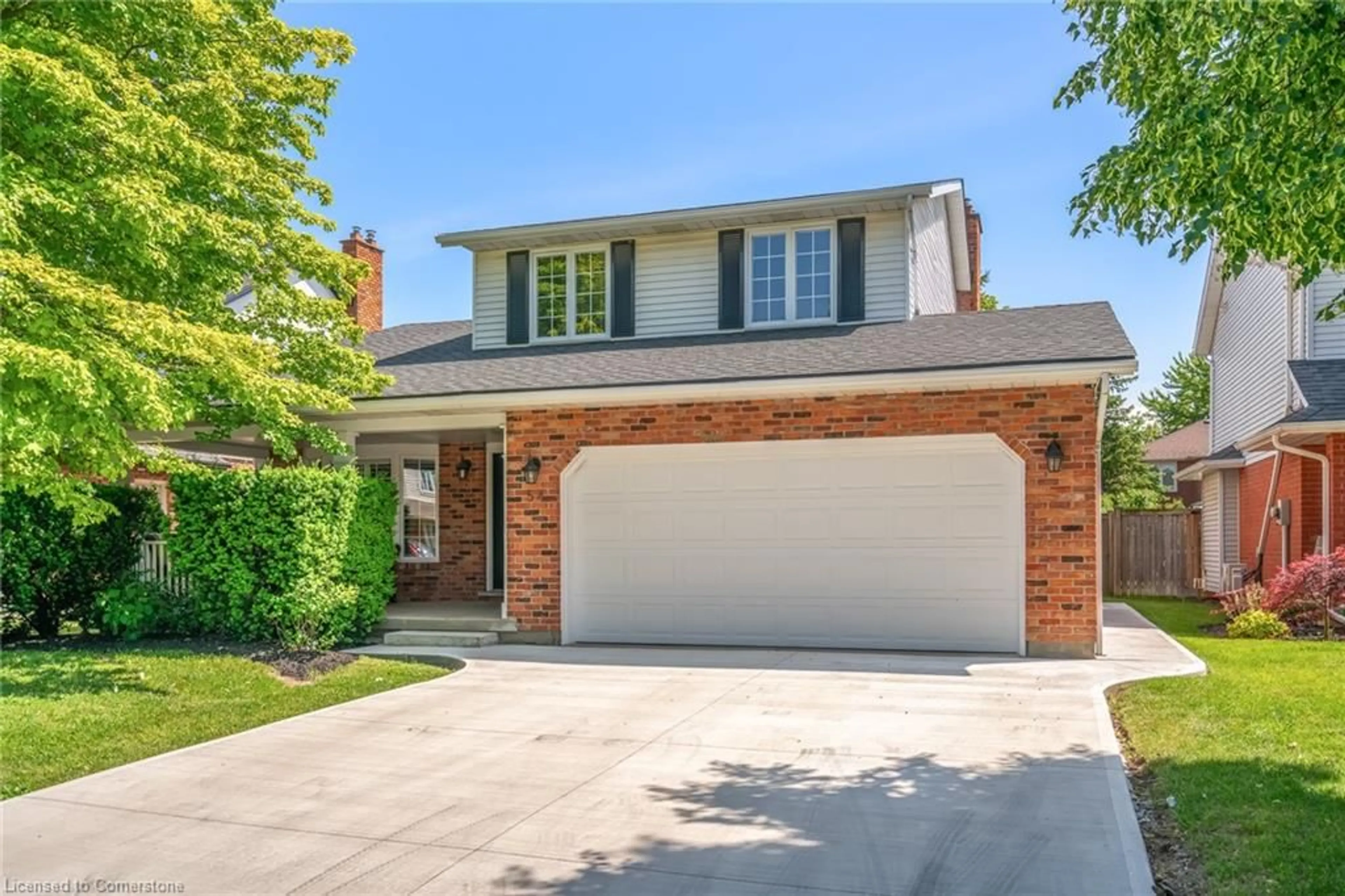 Home with brick exterior material, street for 54 West Farmington Dr, St. Catharines Ontario L2S 3S2