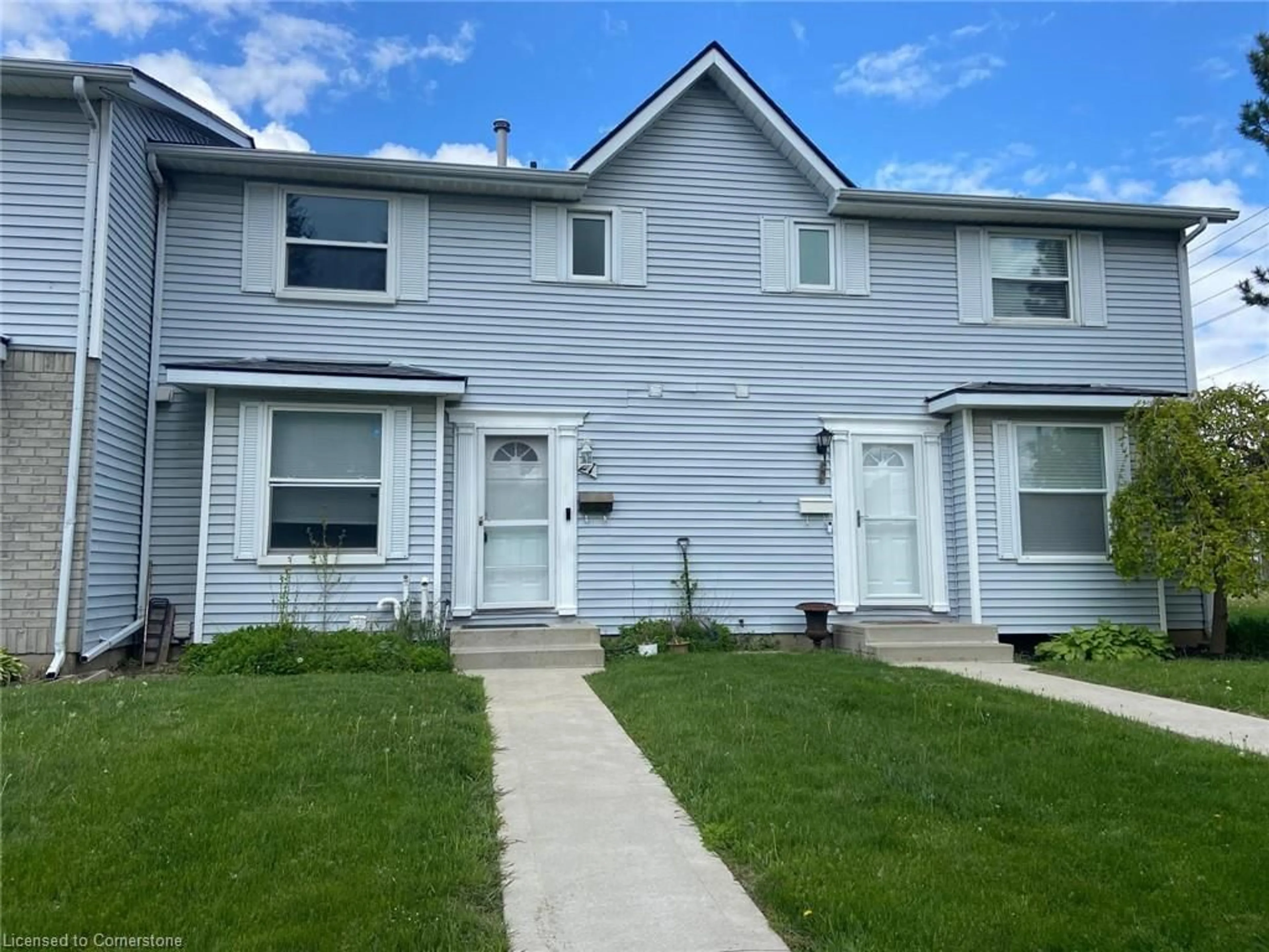 Home with vinyl exterior material, street for 265 Williamsburg Rd #27, Kitchener Ontario N2E 3H1