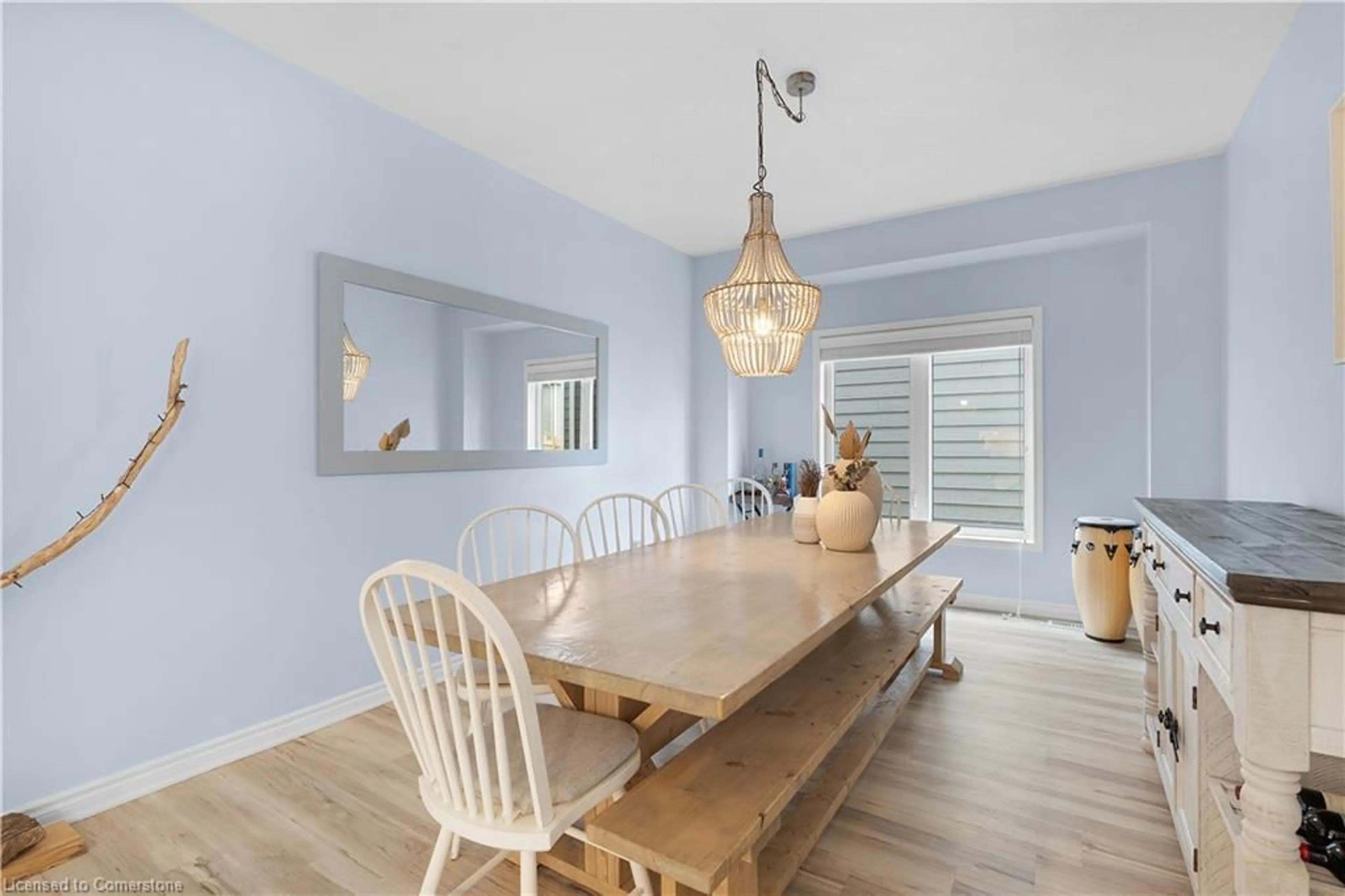 Dining room, wood/laminate floor for 11 Hills Thistle Dr, Wasaga Beach Ontario L9Z 0J3