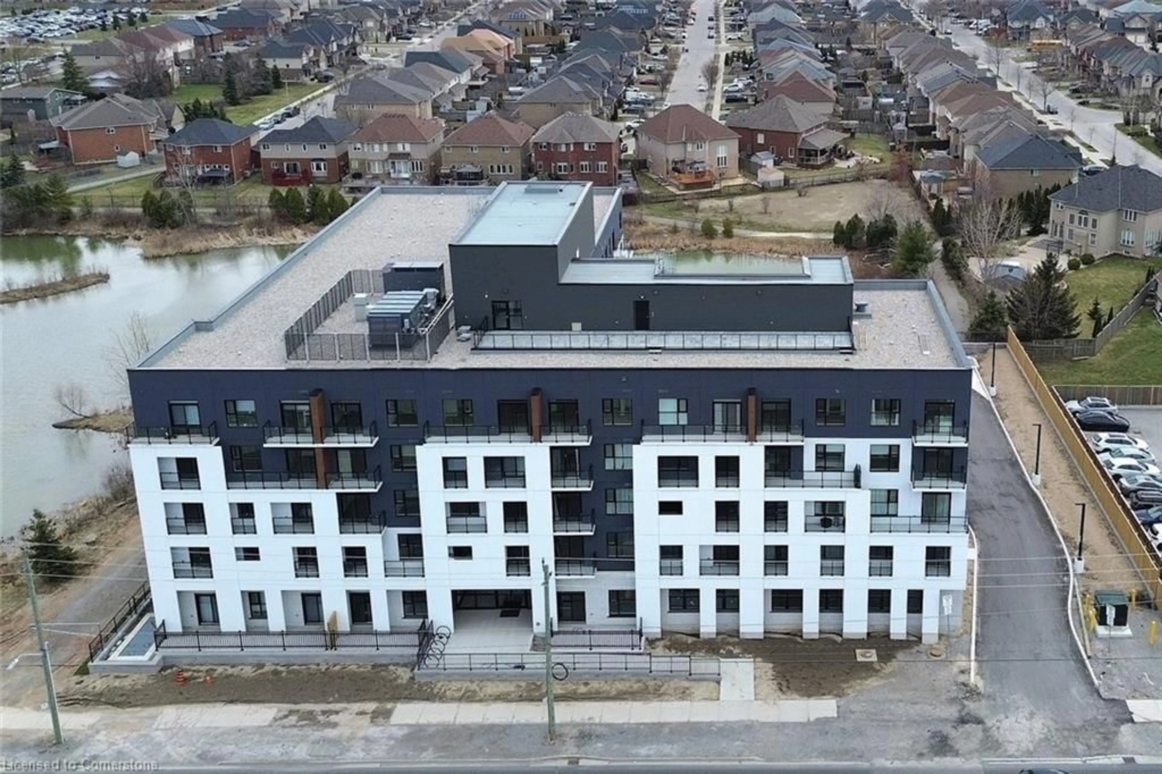 A pic from outside/outdoor area/front of a property/back of a property/a pic from drone, building for 1936 Rymal Rd #510, Stoney Creek Ontario L0R 1P0
