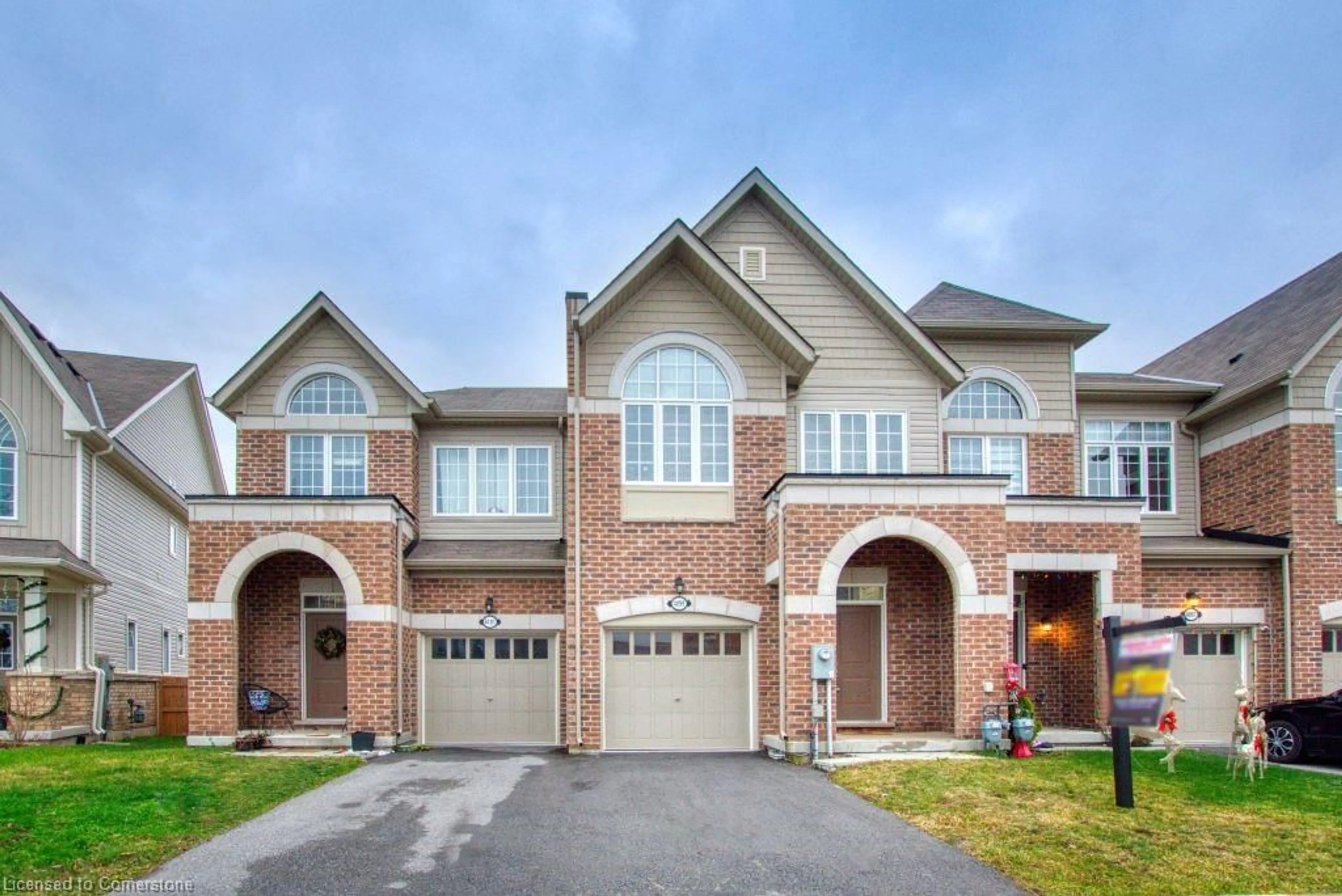 Home with brick exterior material, street for 4099 Maitland St, Beamsville Ontario L0R 1B6