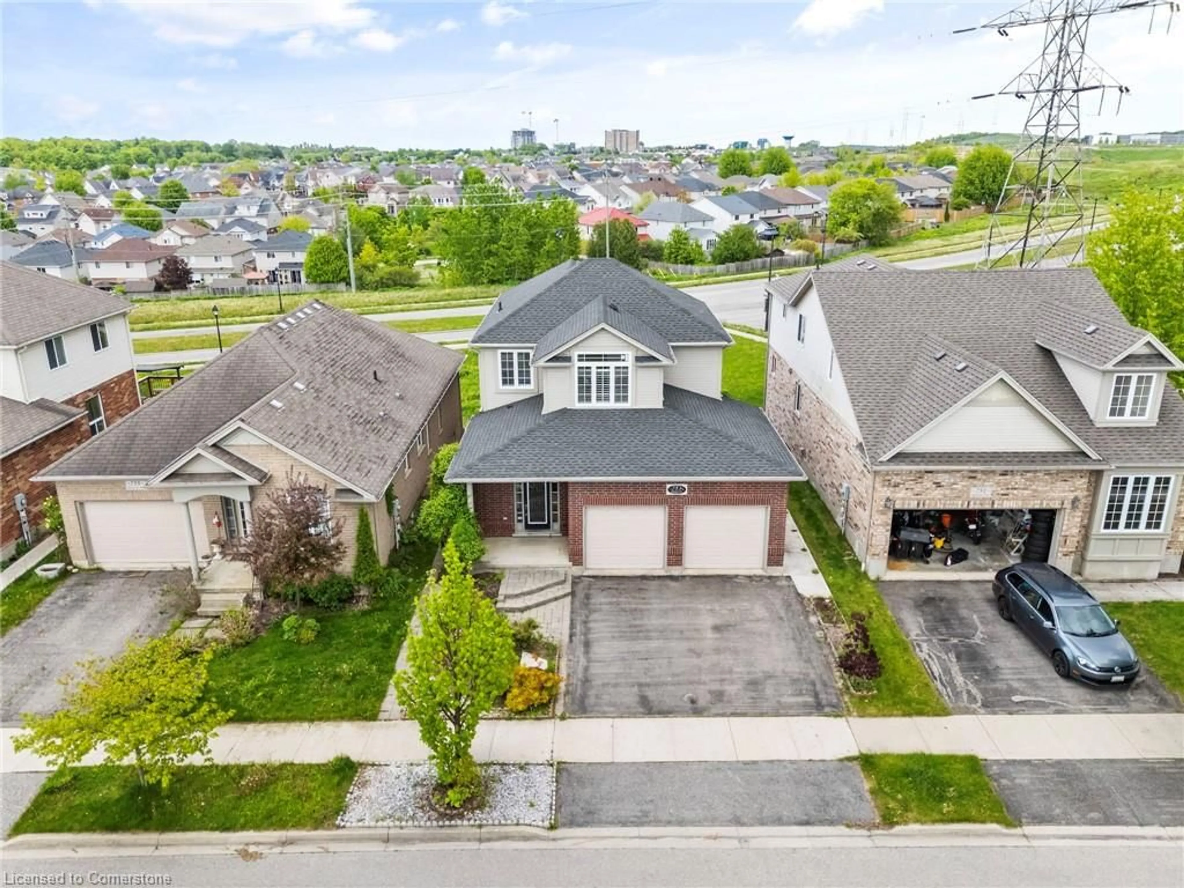 A pic from outside/outdoor area/front of a property/back of a property/a pic from drone, street for 753 Klosters Dr, Waterloo Ontario N2V 2V5