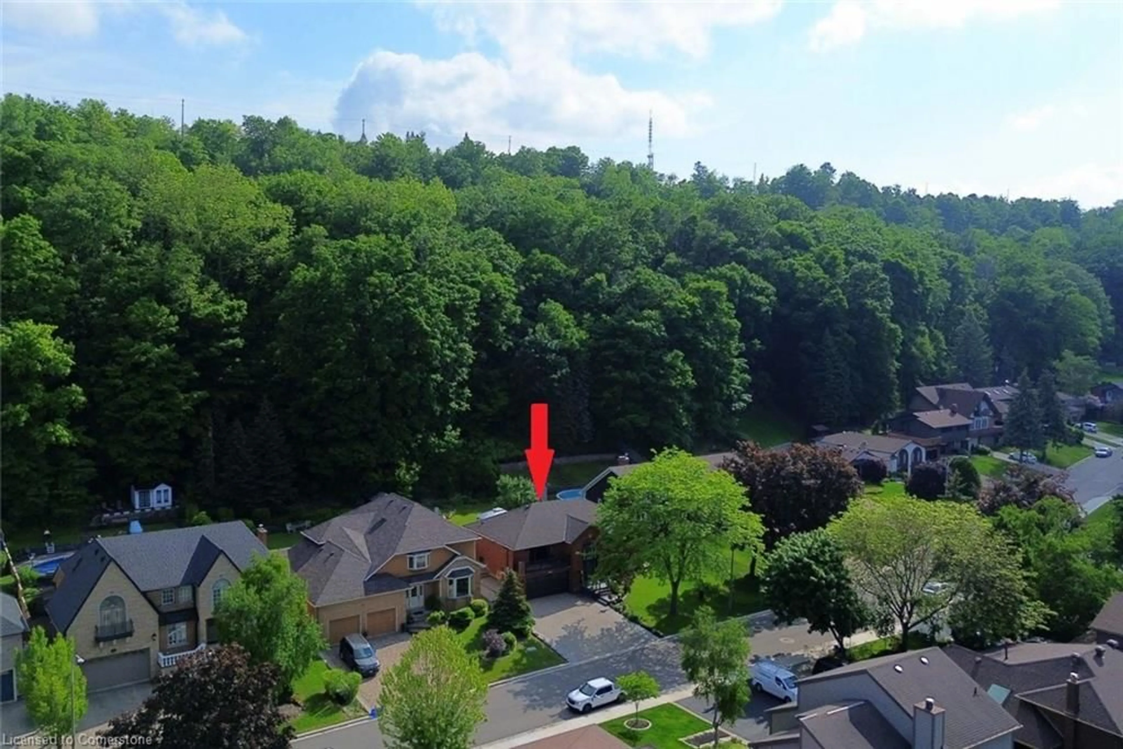 A pic from outside/outdoor area/front of a property/back of a property/a pic from drone, forest/trees view for 72 Maple Dr, Stoney Creek Ontario L8G 3C2