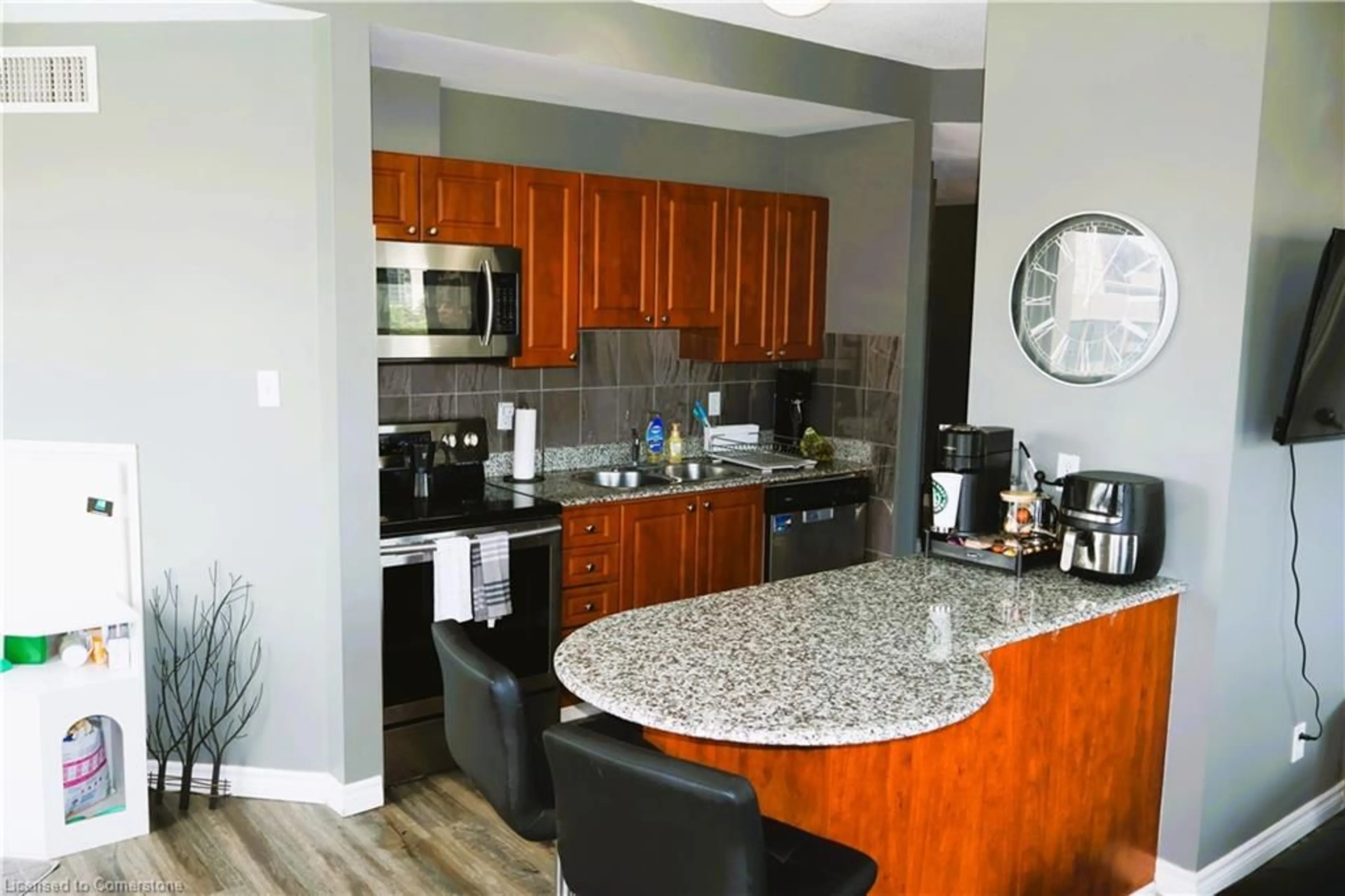 Standard kitchen, unknown for 135 James St #701, Hamilton Ontario L8P 2Z6