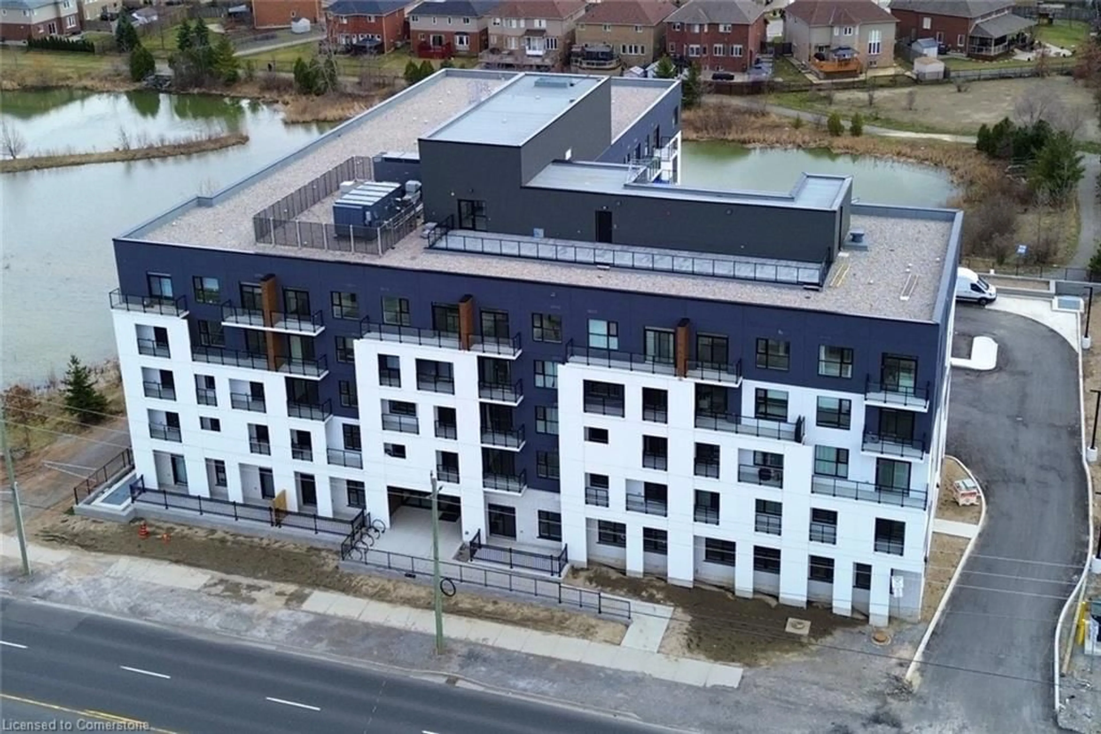 A pic from outside/outdoor area/front of a property/back of a property/a pic from drone, building for 1936 Rymal Rd #519, Stoney Creek Ontario L0R 1P0