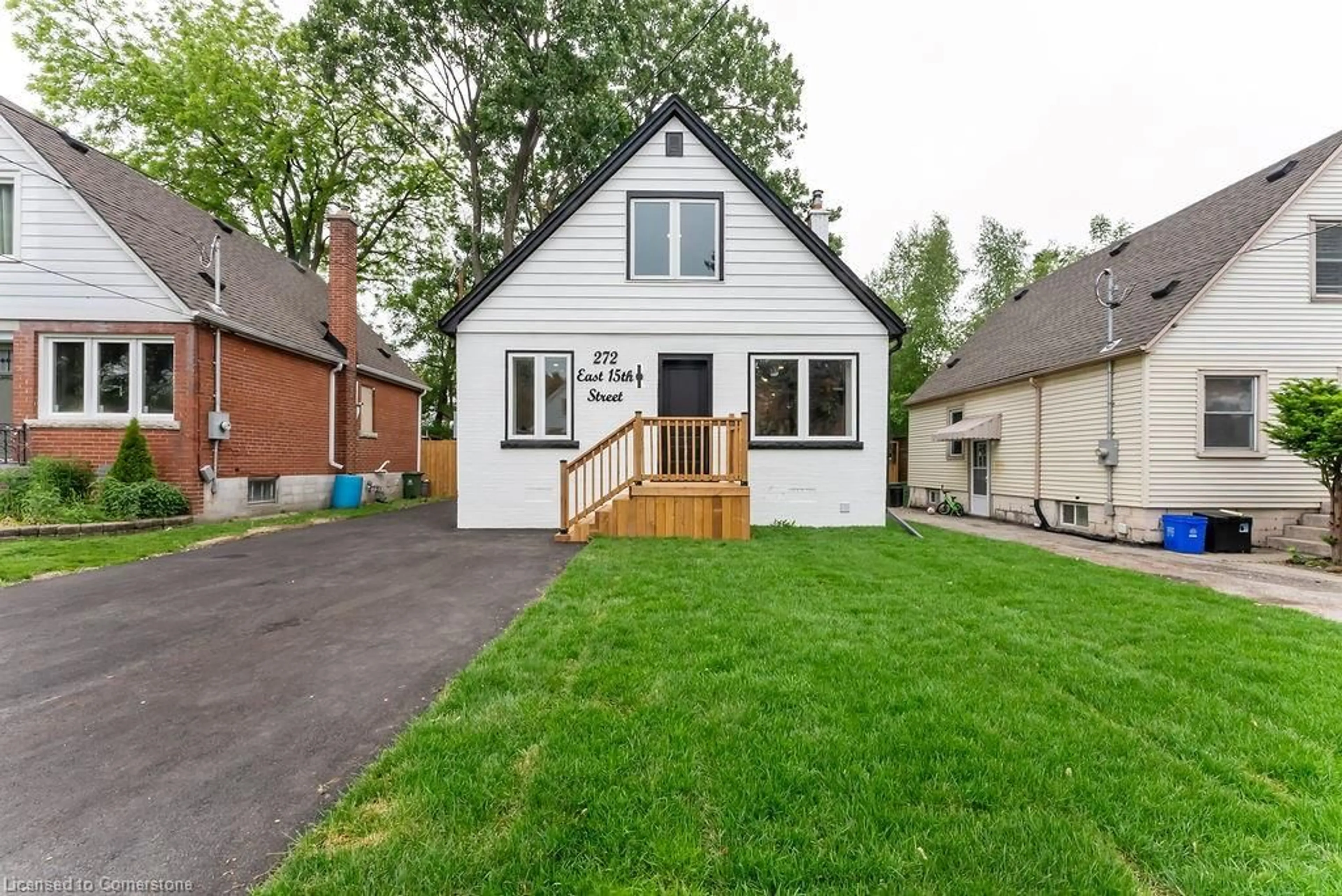 Home with vinyl exterior material, street for 272 East 15th St, Hamilton Ontario L9A 4G3