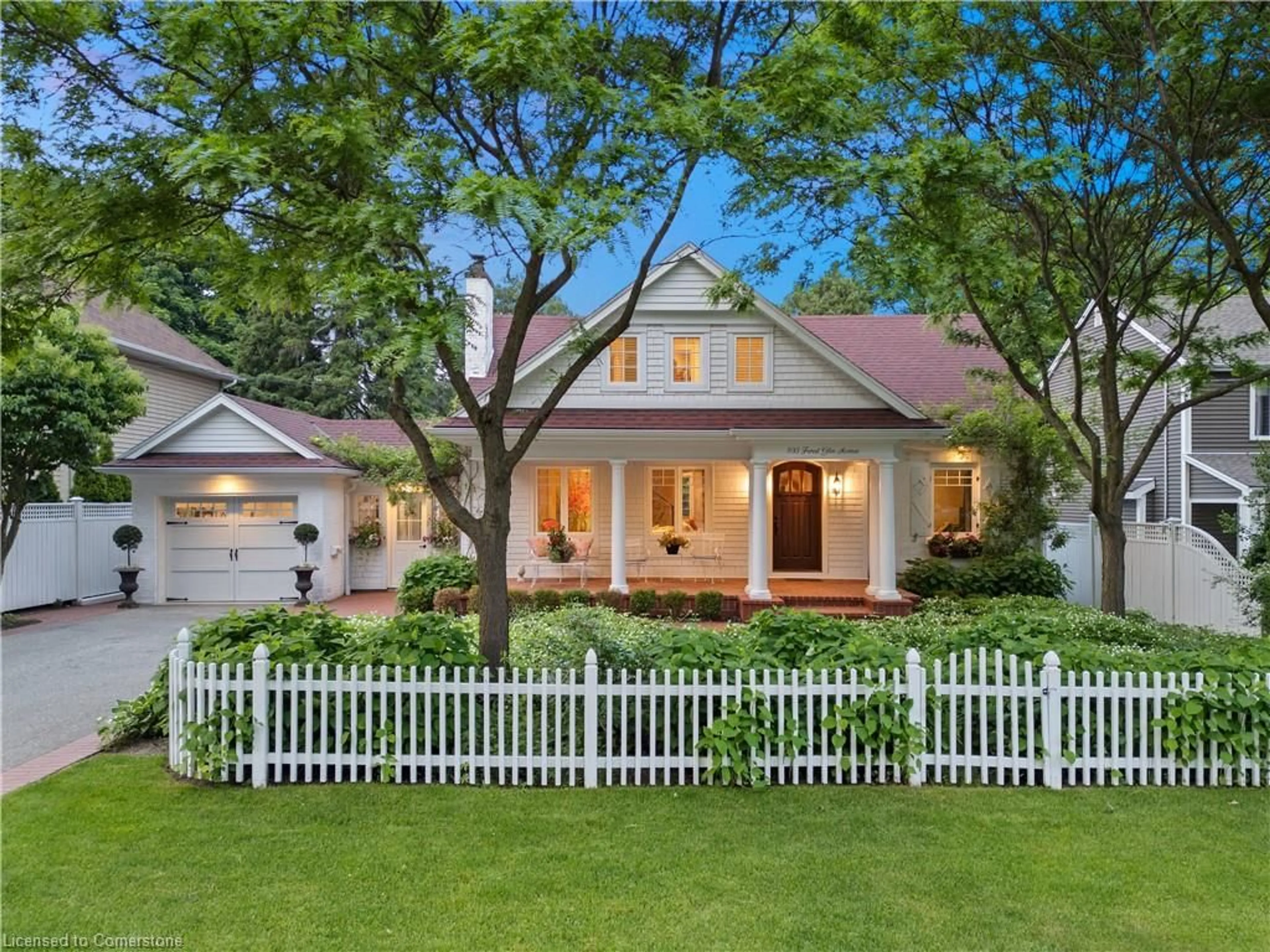 Home with brick exterior material, street for 893 Forest Glen Ave, Burlington Ontario L7T 2L1